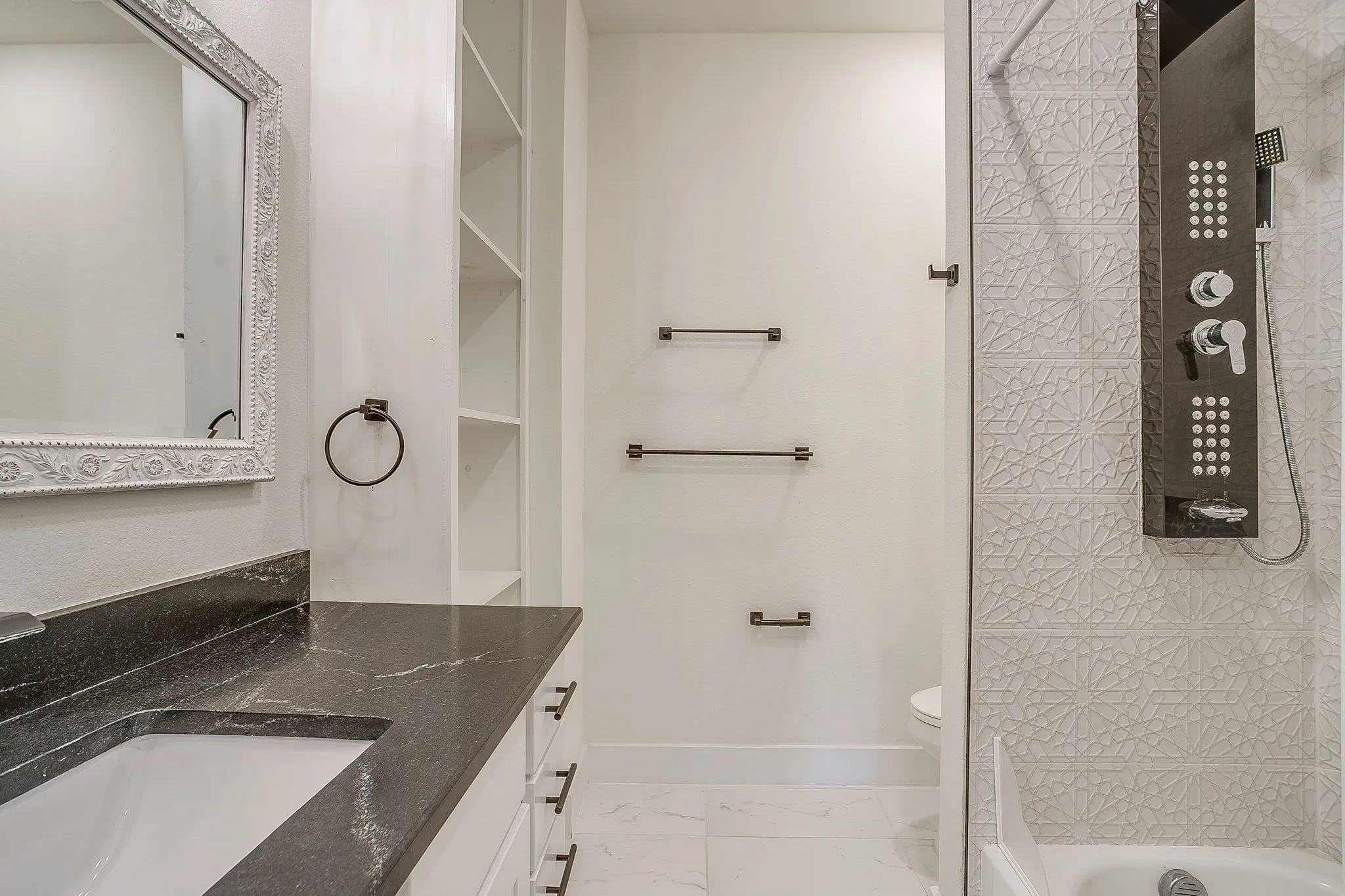 Single Family Residence For Rent in Tarrant County , 2921 Gipson Street, Fort Worth, Texas 76111, 3 Bedroom, 3 Bathroom, 2 Garage spaces, 1,632 Sqft, built in 2022, mls#21388756, Real Estate Agent in Fort Worth, Homes For Rent in Tarrant county, Homes For Rent in Fort Worth, Realtor in Fort Worth Texas, Real Estate Brokerage Independent Realty Texas, Luminita Cordes Realtor