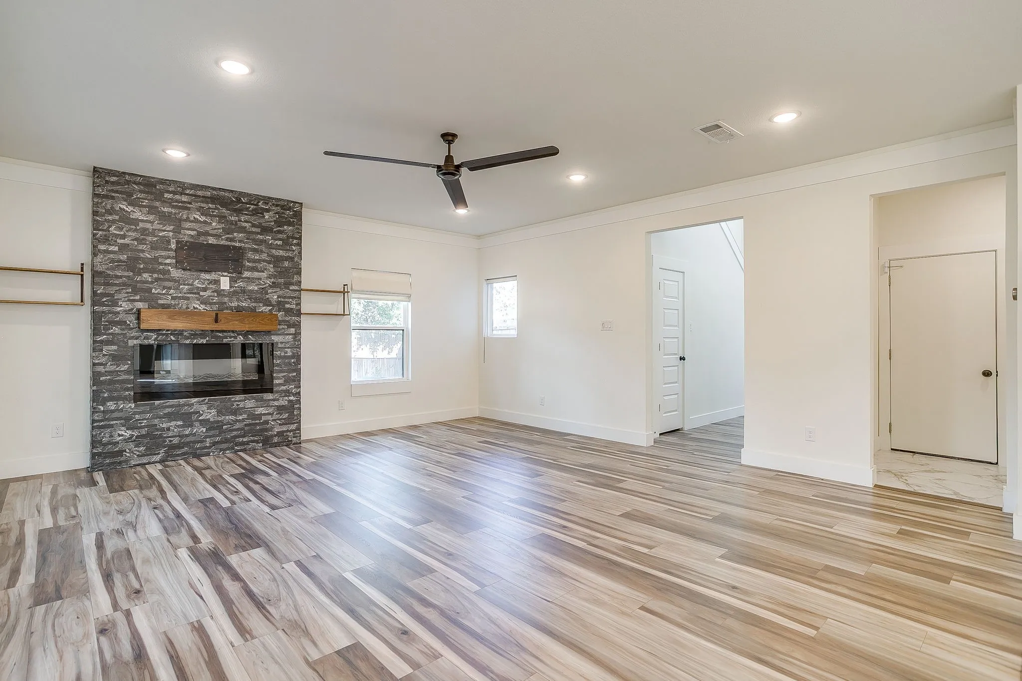 Single Family Residence For Rent in Tarrant County , 2921 Gipson Street, Fort Worth, Texas 76111, 3 Bedroom, 3 Bathroom, 2 Garage spaces, 1,632 Sqft, built in 2022, mls#21388756, Real Estate Agent in Fort Worth, Homes For Rent in Tarrant county, Homes For Rent in Fort Worth, Realtor in Fort Worth Texas, Real Estate Brokerage Independent Realty Texas, Luminita Cordes Realtor