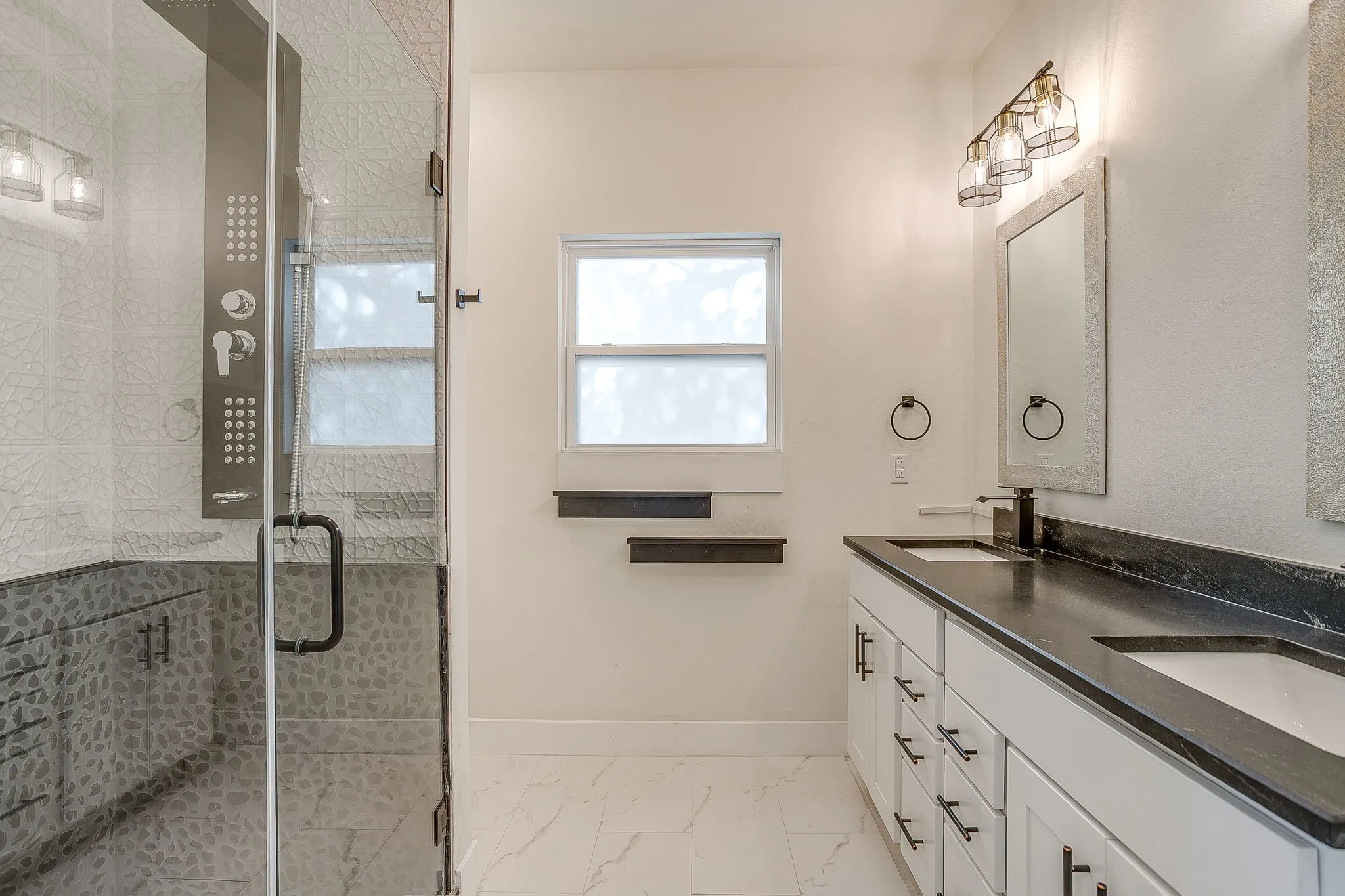 Single Family Residence For Rent in Tarrant County , 2921 Gipson Street, Fort Worth, Texas 76111, 3 Bedroom, 3 Bathroom, 2 Garage spaces, 1,632 Sqft, built in 2022, mls#21388756, Real Estate Agent in Fort Worth, Homes For Rent in Tarrant county, Homes For Rent in Fort Worth, Realtor in Fort Worth Texas, Real Estate Brokerage Independent Realty Texas, Luminita Cordes Realtor