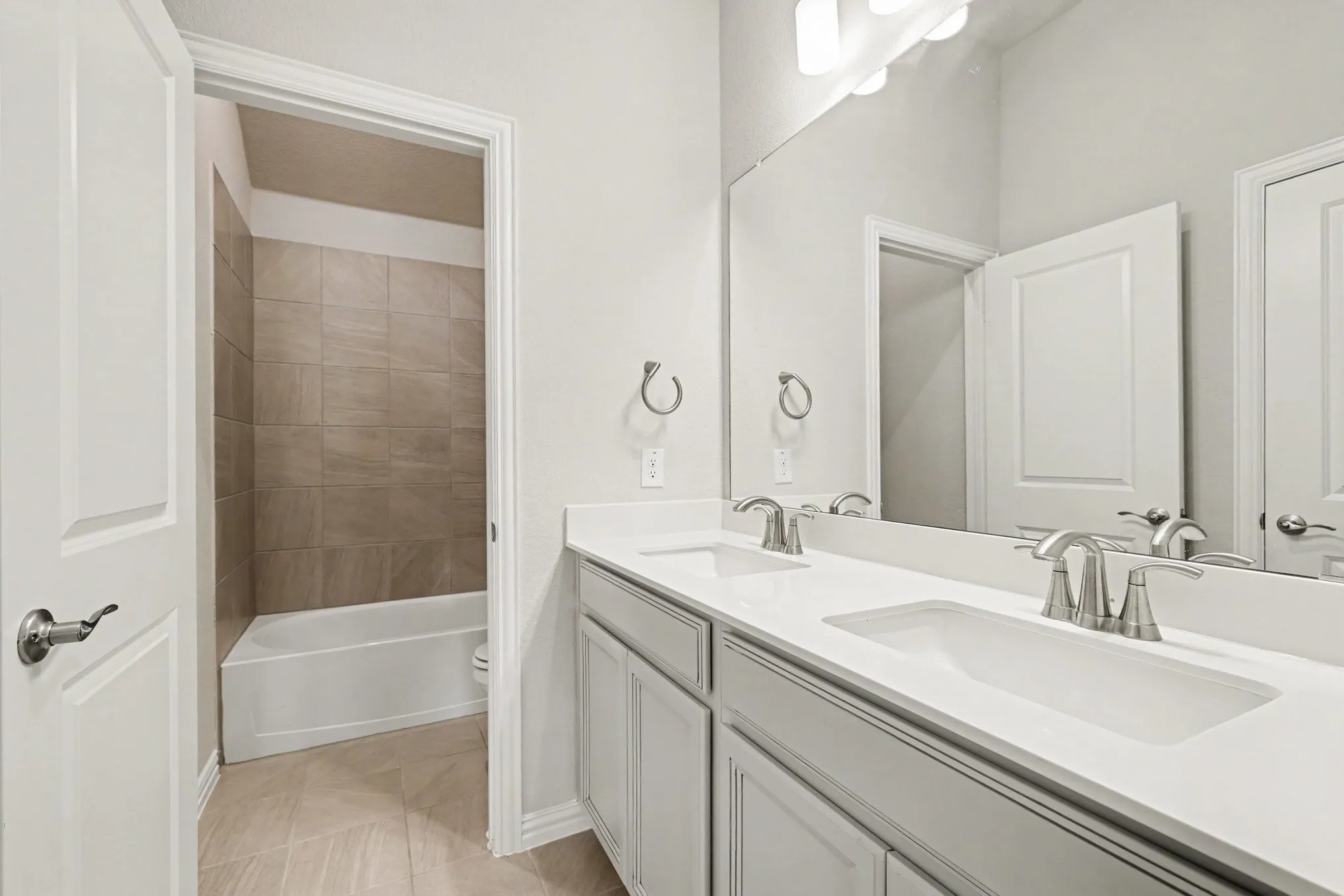 Single Family Residence For Rent in Denton County , 2317 Willow Garden Drive, Little Elm, Texas 75068, 5 Bedroom, 4 Bathroom, 2 Garage spaces, 3,496 Sqft, built in 2021, mls#21388755, Real Estate Agent in Little Elm, Homes For Rent in Denton county, Homes For Rent in Little Elm, Realtor in Little Elm Texas, Real Estate Brokerage Independent Realty Texas, Luminita Cordes Realtor