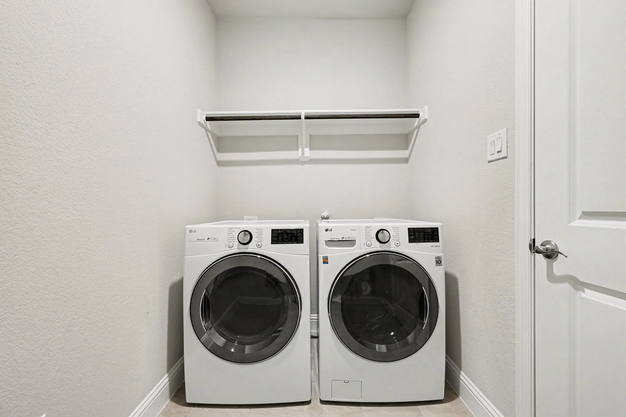 Single Family Residence For Rent in Denton County , 2317 Willow Garden Drive, Little Elm, Texas 75068, 5 Bedroom, 4 Bathroom, 2 Garage spaces, 3,496 Sqft, built in 2021, mls#21388755, Real Estate Agent in Little Elm, Homes For Rent in Denton county, Homes For Rent in Little Elm, Realtor in Little Elm Texas, Real Estate Brokerage Independent Realty Texas, Luminita Cordes Realtor