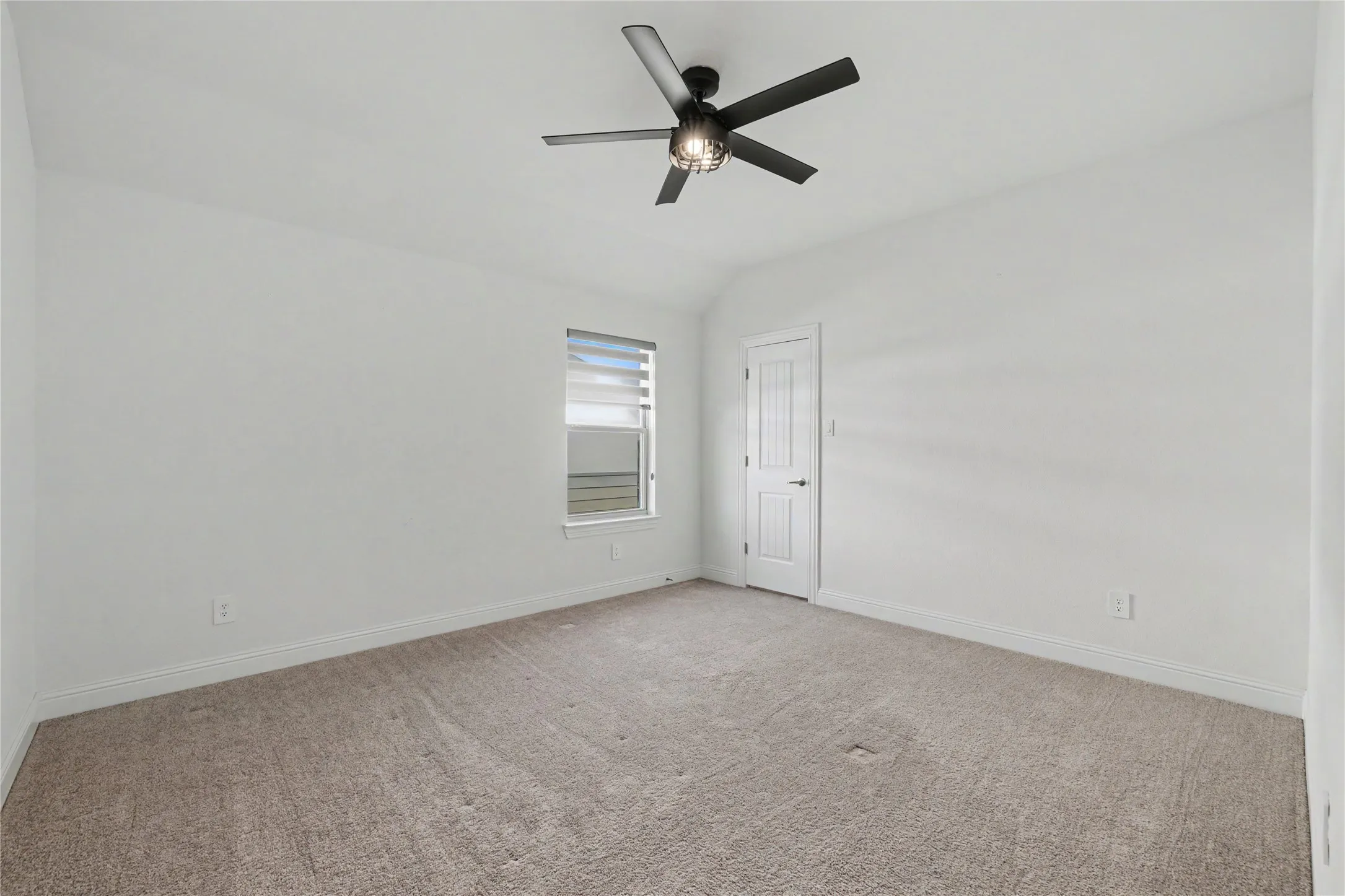 Single Family Residence For Sale in Tarrant County , 561 Letara Ranch Road, Haslet, Texas 76052, 4 Bedroom, 3 Bathroom, 3 Garage spaces, 3,744 Sqft, built in 2021, mls#21387604, Real Estate Agent in Haslet, Homes For Sale in Tarrant county, Homes For Sale in Haslet, Realtor in Haslet Texas, Real Estate Brokerage Independent Realty Texas, Luminita Cordes Realtor