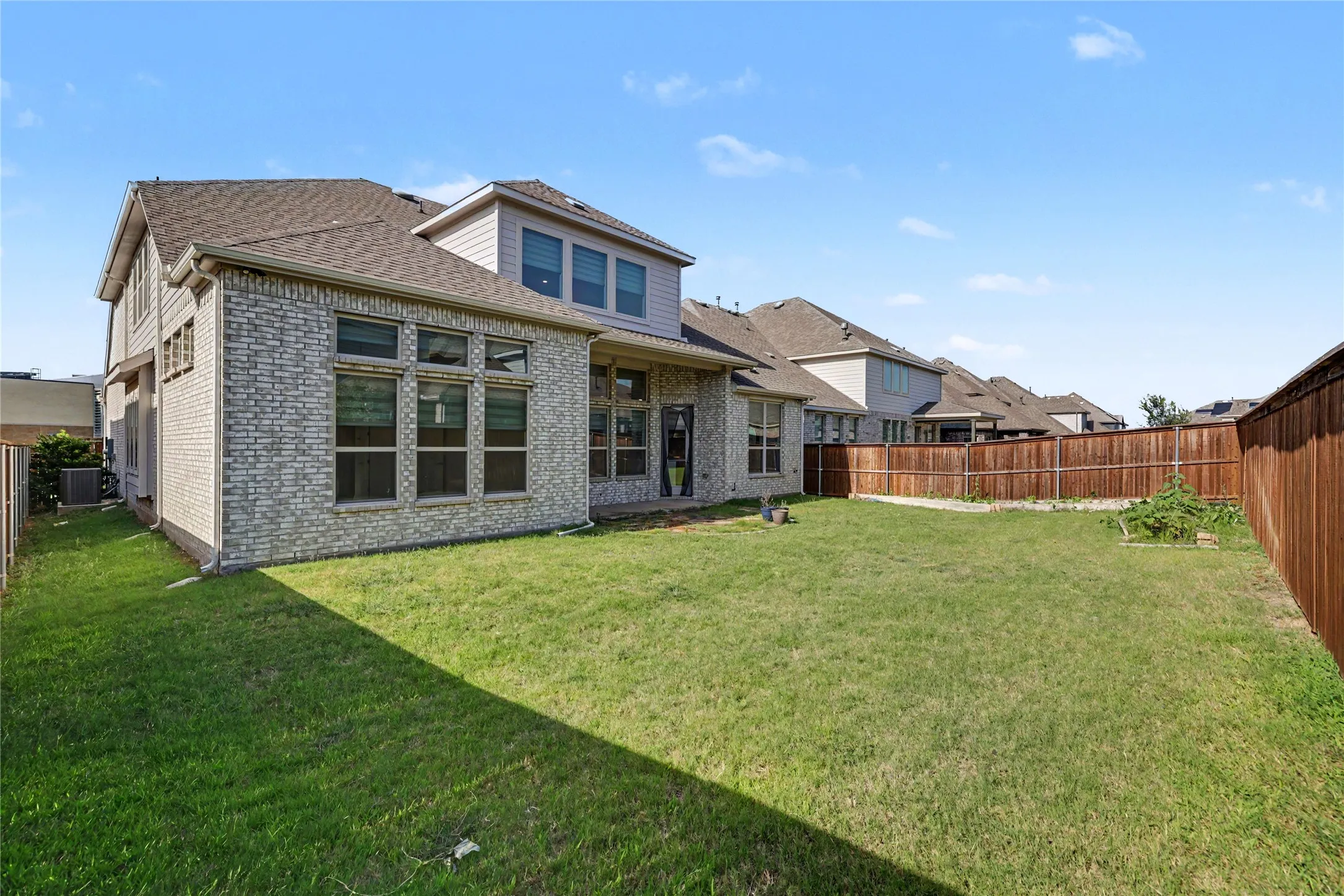 Single Family Residence For Sale in Tarrant County , 561 Letara Ranch Road, Haslet, Texas 76052, 4 Bedroom, 3 Bathroom, 3 Garage spaces, 3,744 Sqft, built in 2021, mls#21387604, Real Estate Agent in Haslet, Homes For Sale in Tarrant county, Homes For Sale in Haslet, Realtor in Haslet Texas, Real Estate Brokerage Independent Realty Texas, Luminita Cordes Realtor