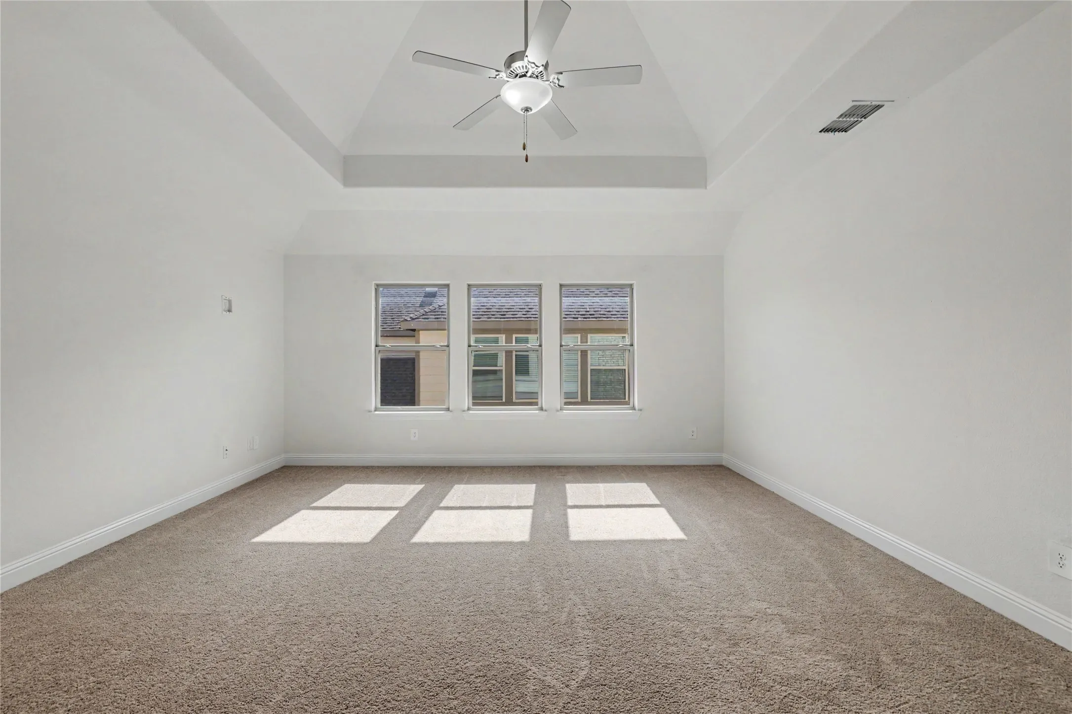Single Family Residence For Sale in Tarrant County , 561 Letara Ranch Road, Haslet, Texas 76052, 4 Bedroom, 3 Bathroom, 3 Garage spaces, 3,744 Sqft, built in 2021, mls#21387604, Real Estate Agent in Haslet, Homes For Sale in Tarrant county, Homes For Sale in Haslet, Realtor in Haslet Texas, Real Estate Brokerage Independent Realty Texas, Luminita Cordes Realtor