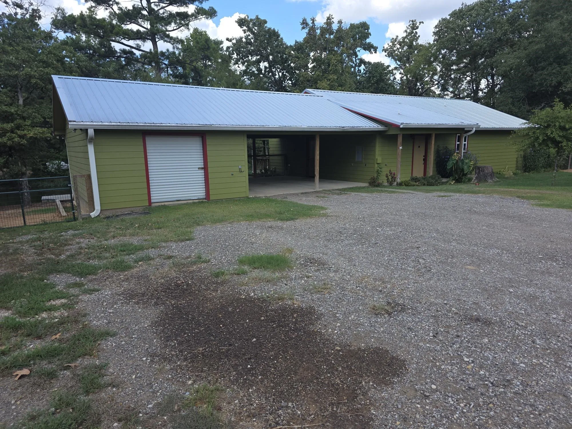 Single Family Residence For Sale in Wood County , 560 County Road 2150, Quitman, Texas 75783, 1 Bedroom, 2 Bathroom, Garage spaces, 1,290 Sqft, built in 2024, mls#21388759, Real Estate Agent in Quitman, Homes For Sale in Wood county, Homes For Sale in Quitman, Realtor in Quitman Texas, Real Estate Brokerage Independent Realty Texas, Luminita Cordes Realtor