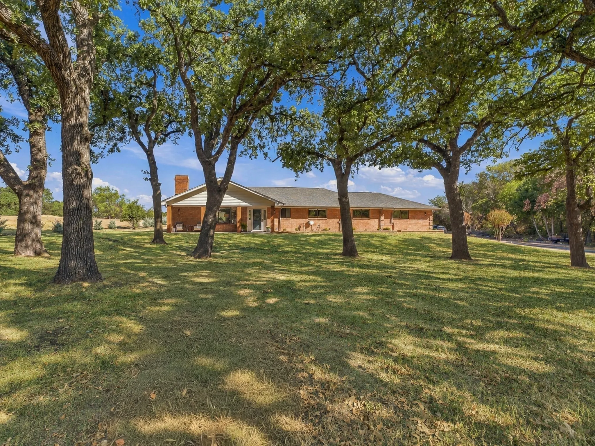 Single Family Residence For Sale in Montague County , 11563 State Highway 59 N, Montague, Texas 76251, 3 Bedroom, 2 Bathroom, 3 Garage spaces, 2,440 Sqft, built in 1992, mls#21388048, Real Estate Agent in Montague, Homes For Sale in Montague county, Homes For Sale in Montague, Realtor in Montague Texas, Real Estate Brokerage Independent Realty Texas, Luminita Cordes Realtor