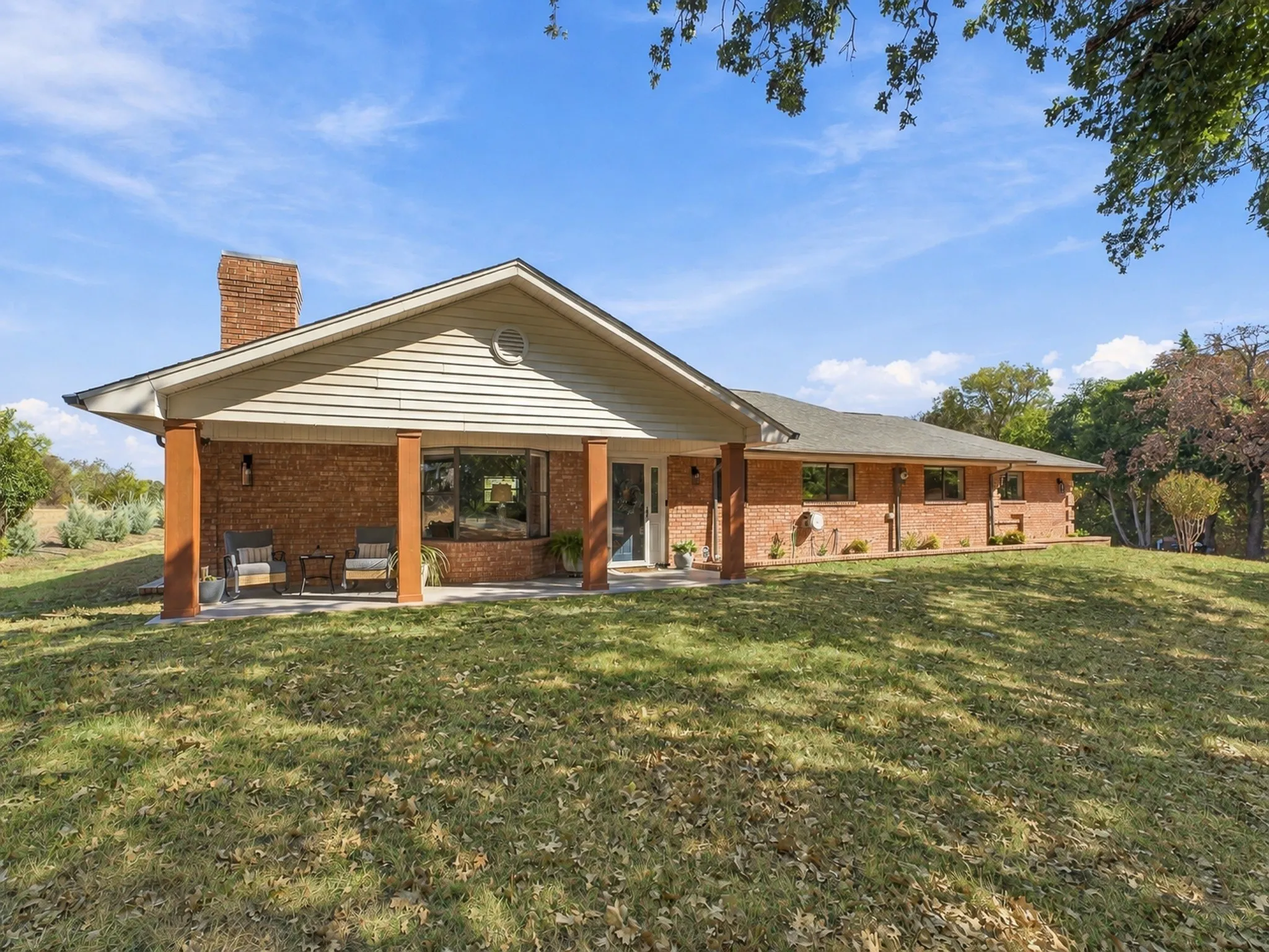 Single Family Residence For Sale in Montague County , 11563 State Highway 59 N, Montague, Texas 76251, 3 Bedroom, 2 Bathroom, 3 Garage spaces, 2,440 Sqft, built in 1992, mls#21388048, Real Estate Agent in Montague, Homes For Sale in Montague county, Homes For Sale in Montague, Realtor in Montague Texas, Real Estate Brokerage Independent Realty Texas, Luminita Cordes Realtor