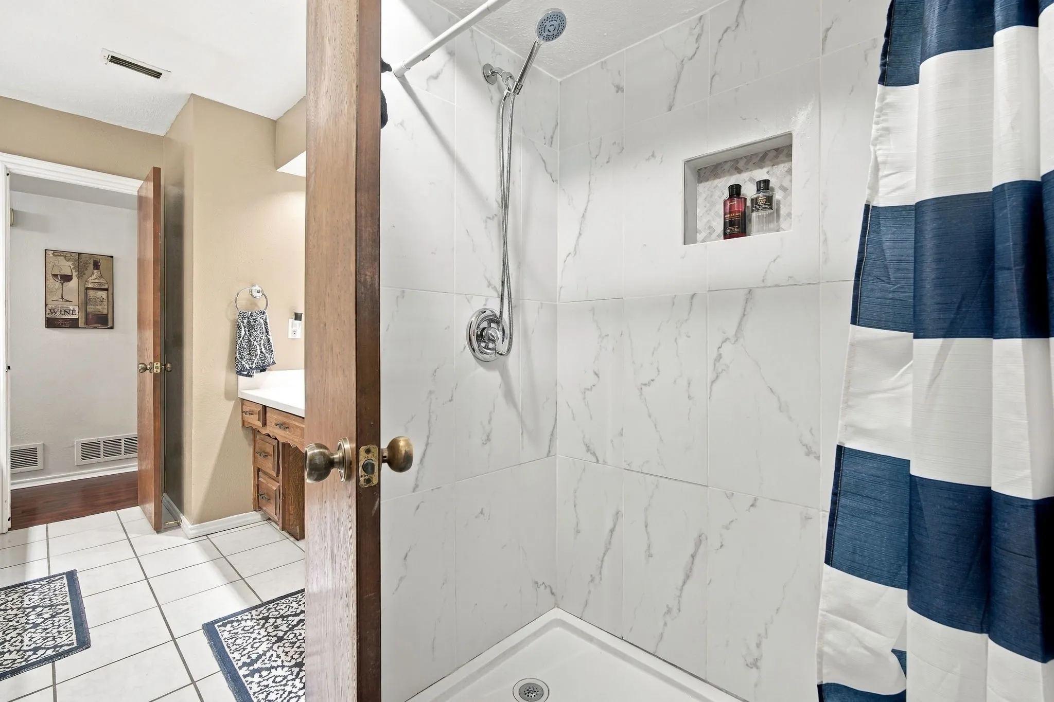Single Family Residence For Sale in Dallas County , 1030 Shadywood Lane, De Soto, Texas 75115, 3 Bedroom, 2 Bathroom, 2 Garage spaces, 1,936 Sqft, built in 1973, mls#21388751, Real Estate Agent in De Soto, Homes For Sale in Dallas county, Homes For Sale in De Soto, Realtor in De Soto Texas, Real Estate Brokerage Independent Realty Texas, Luminita Cordes Realtor