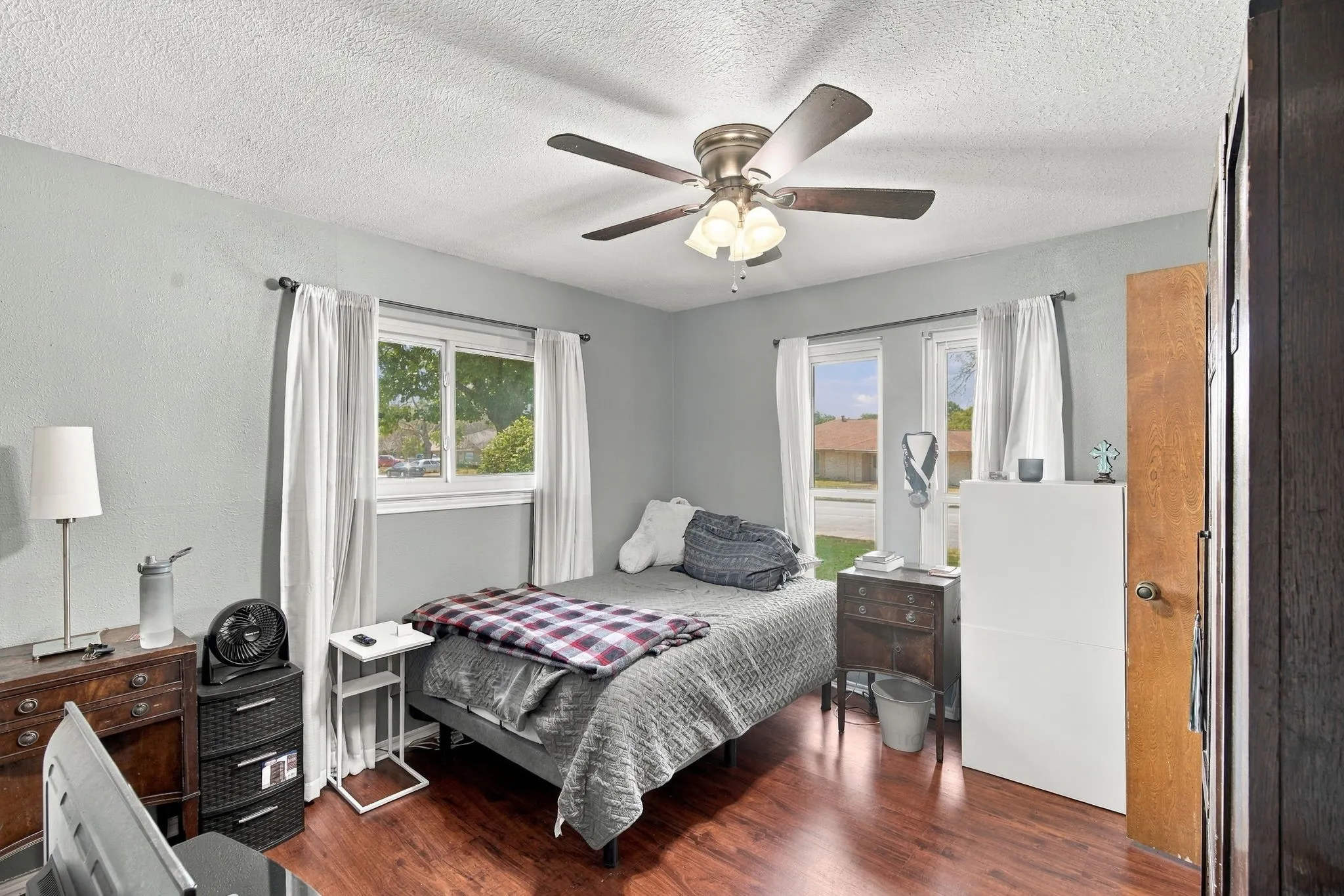 Single Family Residence For Sale in Dallas County , 1030 Shadywood Lane, De Soto, Texas 75115, 3 Bedroom, 2 Bathroom, 2 Garage spaces, 1,936 Sqft, built in 1973, mls#21388751, Real Estate Agent in De Soto, Homes For Sale in Dallas county, Homes For Sale in De Soto, Realtor in De Soto Texas, Real Estate Brokerage Independent Realty Texas, Luminita Cordes Realtor