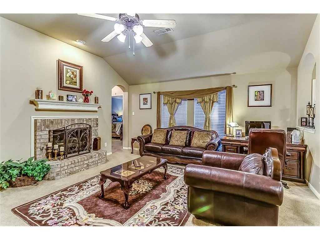 Single Family Residence For Rent in Denton County , 1505 Sparrow Lane, Aubrey, Texas 76227, 3 Bedroom, 2 Bathroom, 2 Garage spaces, 1,632 Sqft, built in 2007, mls#21388754, Real Estate Agent in Aubrey, Homes For Rent in Denton county, Homes For Rent in Aubrey, Realtor in Aubrey Texas, Real Estate Brokerage Independent Realty Texas, Luminita Cordes Realtor