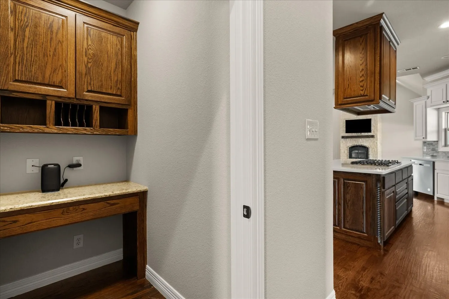 Single Family Residence For Sale in Hunt County , 3674 County Road 2142, Caddo Mills, Texas 75135, 5 Bedroom, 4 Bathroom, 2 Garage spaces, 2,500 Sqft, built in 2016, mls#21388717, Real Estate Agent in Caddo Mills, Homes For Sale in Hunt county, Homes For Sale in Caddo Mills, Realtor in Caddo Mills Texas, Real Estate Brokerage Independent Realty Texas, Luminita Cordes Realtor