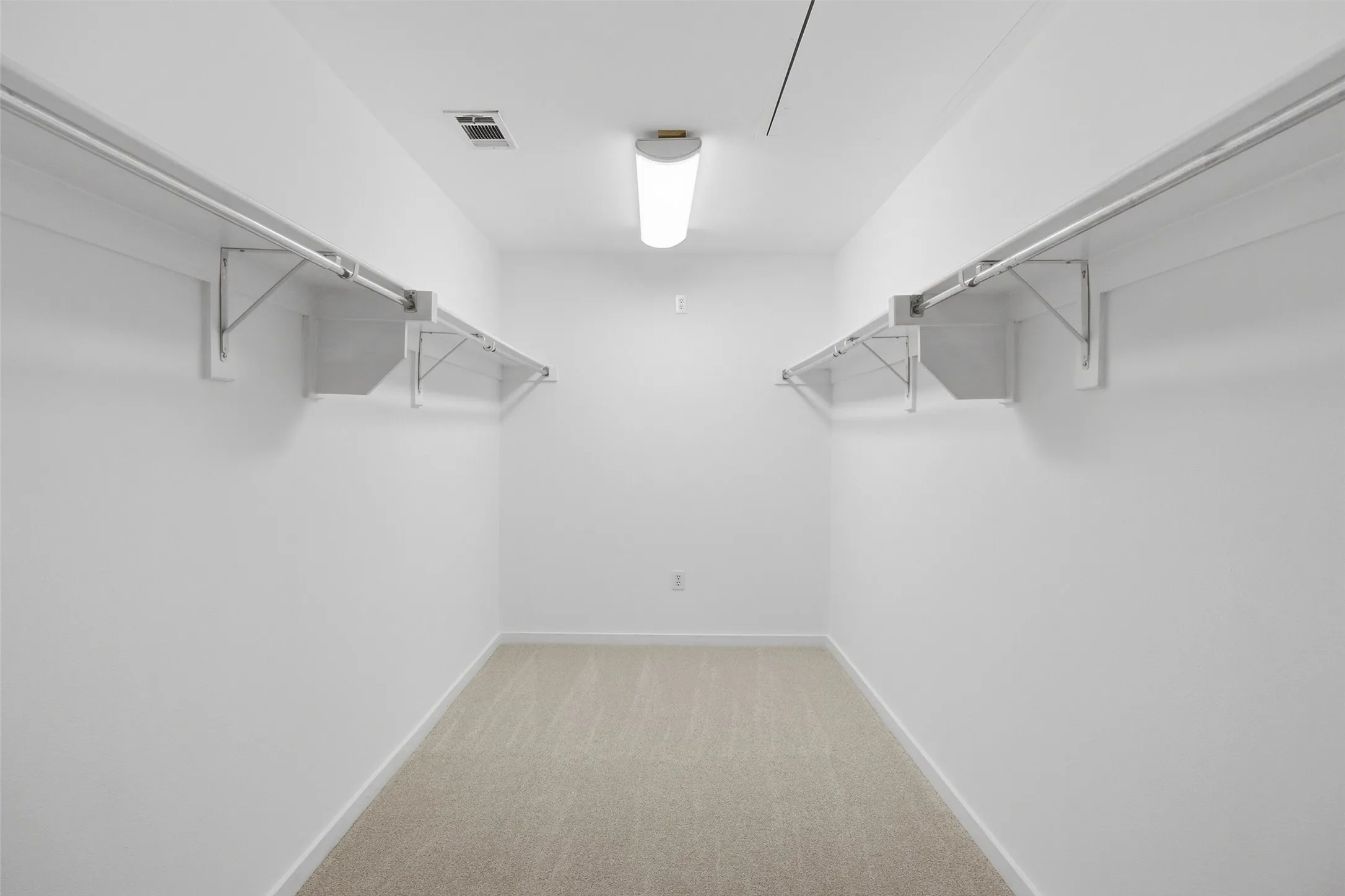 Condominium For Sale in Tarrant County , 2604 Museum Way 2106, Fort Worth, Texas 76107, 2 Bedroom, 3 Bathroom, 2 Garage spaces, 2,291 Sqft, built in 2006, mls#21388758, Real Estate Agent in Fort Worth, Homes For Sale in Tarrant county, Homes For Sale in Fort Worth, Realtor in Fort Worth Texas, Real Estate Brokerage Independent Realty Texas, Luminita Cordes Realtor