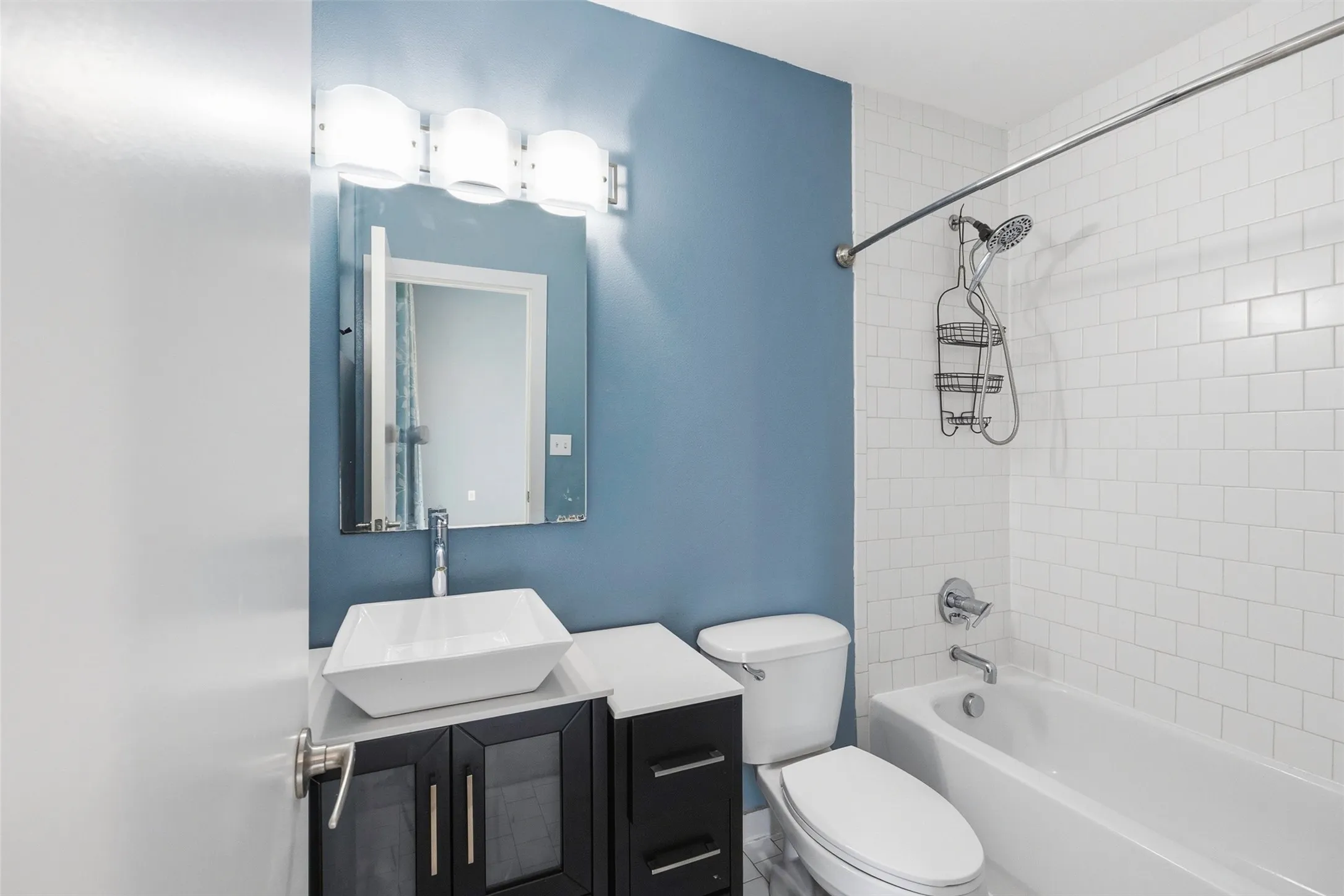 Condominium For Sale in Tarrant County , 2604 Museum Way 2106, Fort Worth, Texas 76107, 2 Bedroom, 3 Bathroom, 2 Garage spaces, 2,291 Sqft, built in 2006, mls#21388758, Real Estate Agent in Fort Worth, Homes For Sale in Tarrant county, Homes For Sale in Fort Worth, Realtor in Fort Worth Texas, Real Estate Brokerage Independent Realty Texas, Luminita Cordes Realtor