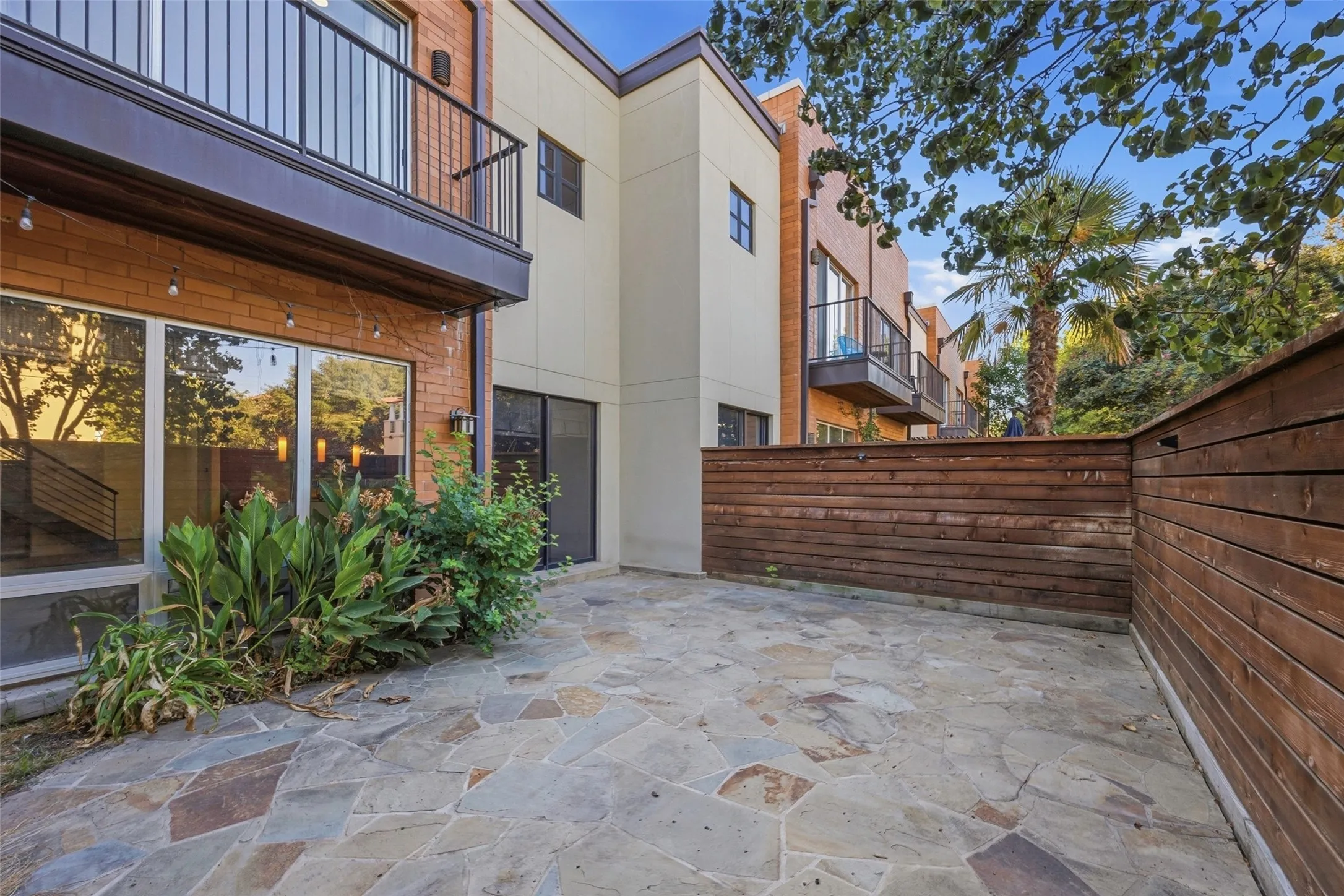 Condominium For Sale in Tarrant County , 2604 Museum Way 2106, Fort Worth, Texas 76107, 2 Bedroom, 3 Bathroom, 2 Garage spaces, 2,291 Sqft, built in 2006, mls#21388758, Real Estate Agent in Fort Worth, Homes For Sale in Tarrant county, Homes For Sale in Fort Worth, Realtor in Fort Worth Texas, Real Estate Brokerage Independent Realty Texas, Luminita Cordes Realtor