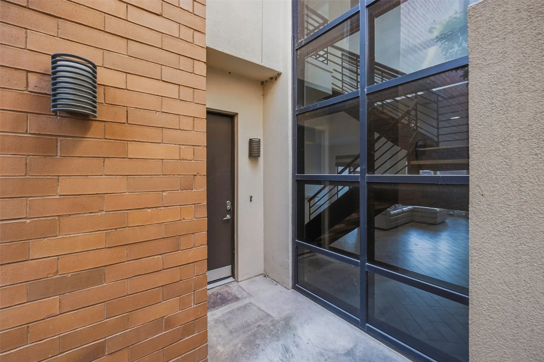 Condominium For Sale in Tarrant County , 2604 Museum Way 2106, Fort Worth, Texas 76107, 2 Bedroom, 3 Bathroom, 2 Garage spaces, 2,291 Sqft, built in 2006, mls#21388758, Real Estate Agent in Fort Worth, Homes For Sale in Tarrant county, Homes For Sale in Fort Worth, Realtor in Fort Worth Texas, Real Estate Brokerage Independent Realty Texas, Luminita Cordes Realtor