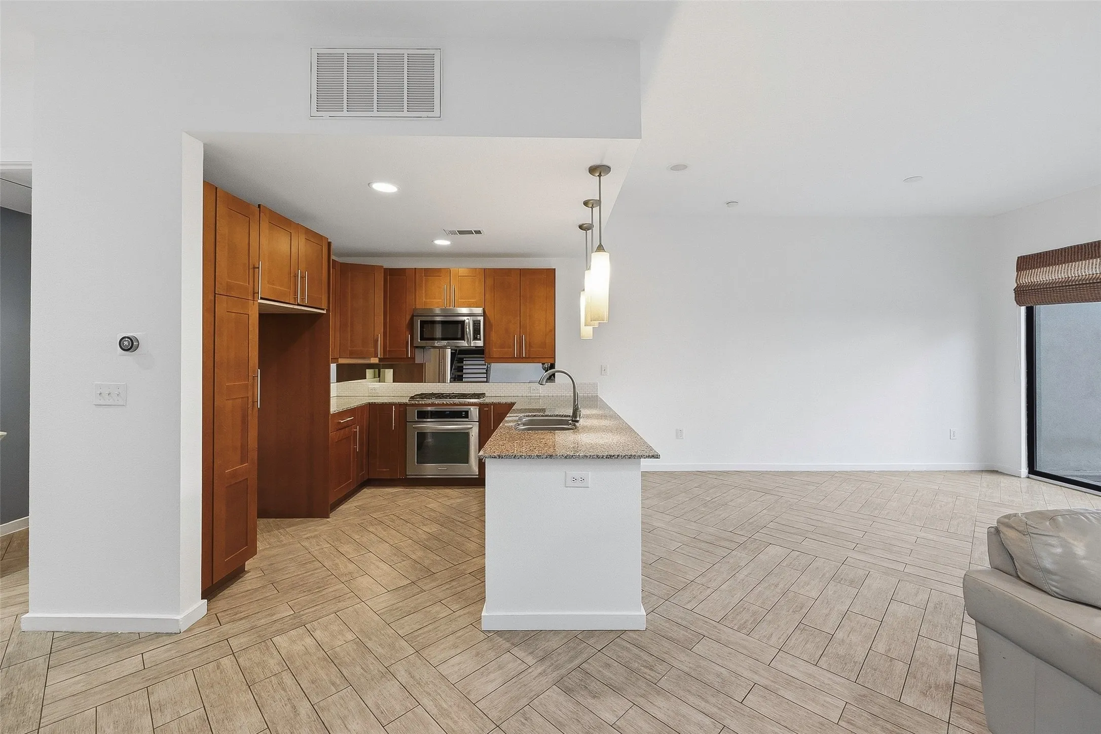 Condominium For Sale in Tarrant County , 2604 Museum Way 2106, Fort Worth, Texas 76107, 2 Bedroom, 3 Bathroom, 2 Garage spaces, 2,291 Sqft, built in 2006, mls#21388758, Real Estate Agent in Fort Worth, Homes For Sale in Tarrant county, Homes For Sale in Fort Worth, Realtor in Fort Worth Texas, Real Estate Brokerage Independent Realty Texas, Luminita Cordes Realtor