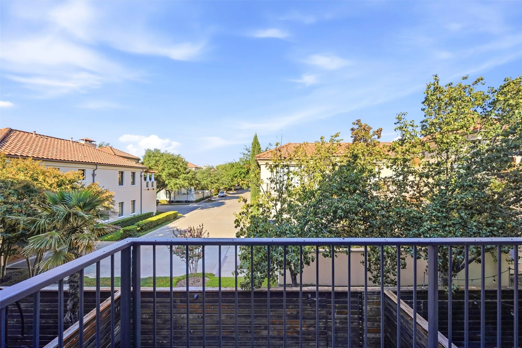 Condominium For Sale in Tarrant County , 2604 Museum Way 2106, Fort Worth, Texas 76107, 2 Bedroom, 3 Bathroom, 2 Garage spaces, 2,291 Sqft, built in 2006, mls#21388758, Real Estate Agent in Fort Worth, Homes For Sale in Tarrant county, Homes For Sale in Fort Worth, Realtor in Fort Worth Texas, Real Estate Brokerage Independent Realty Texas, Luminita Cordes Realtor