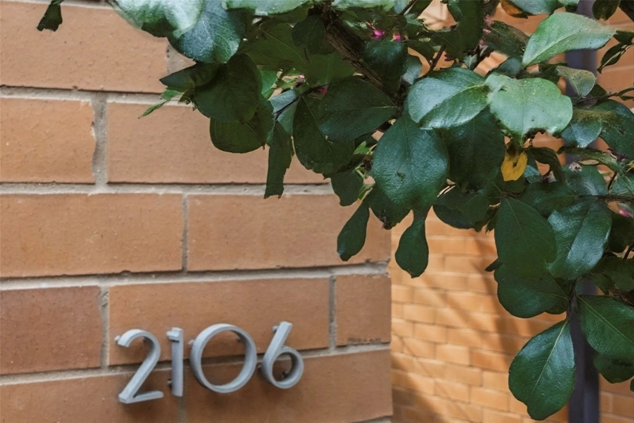 Condominium For Sale in Tarrant County , 2604 Museum Way 2106, Fort Worth, Texas 76107, 2 Bedroom, 3 Bathroom, 2 Garage spaces, 2,291 Sqft, built in 2006, mls#21388758, Real Estate Agent in Fort Worth, Homes For Sale in Tarrant county, Homes For Sale in Fort Worth, Realtor in Fort Worth Texas, Real Estate Brokerage Independent Realty Texas, Luminita Cordes Realtor