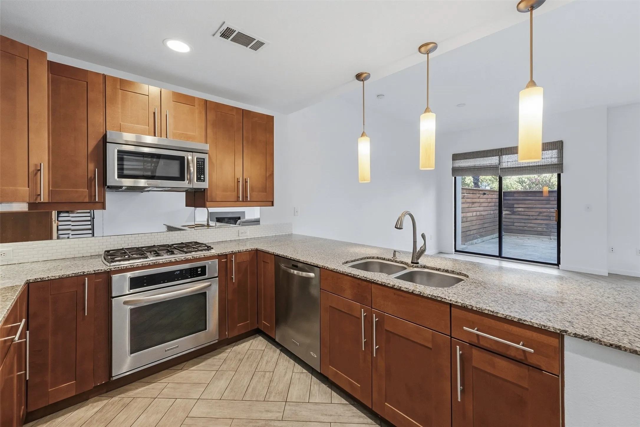 Condominium For Sale in Tarrant County , 2604 Museum Way 2106, Fort Worth, Texas 76107, 2 Bedroom, 3 Bathroom, 2 Garage spaces, 2,291 Sqft, built in 2006, mls#21388758, Real Estate Agent in Fort Worth, Homes For Sale in Tarrant county, Homes For Sale in Fort Worth, Realtor in Fort Worth Texas, Real Estate Brokerage Independent Realty Texas, Luminita Cordes Realtor