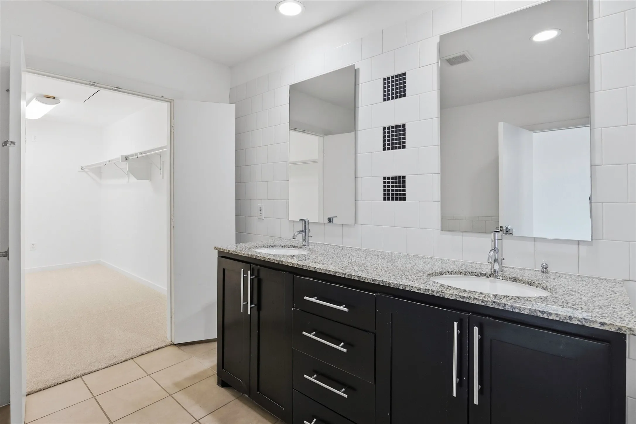 Condominium For Sale in Tarrant County , 2604 Museum Way 2106, Fort Worth, Texas 76107, 2 Bedroom, 3 Bathroom, 2 Garage spaces, 2,291 Sqft, built in 2006, mls#21388758, Real Estate Agent in Fort Worth, Homes For Sale in Tarrant county, Homes For Sale in Fort Worth, Realtor in Fort Worth Texas, Real Estate Brokerage Independent Realty Texas, Luminita Cordes Realtor