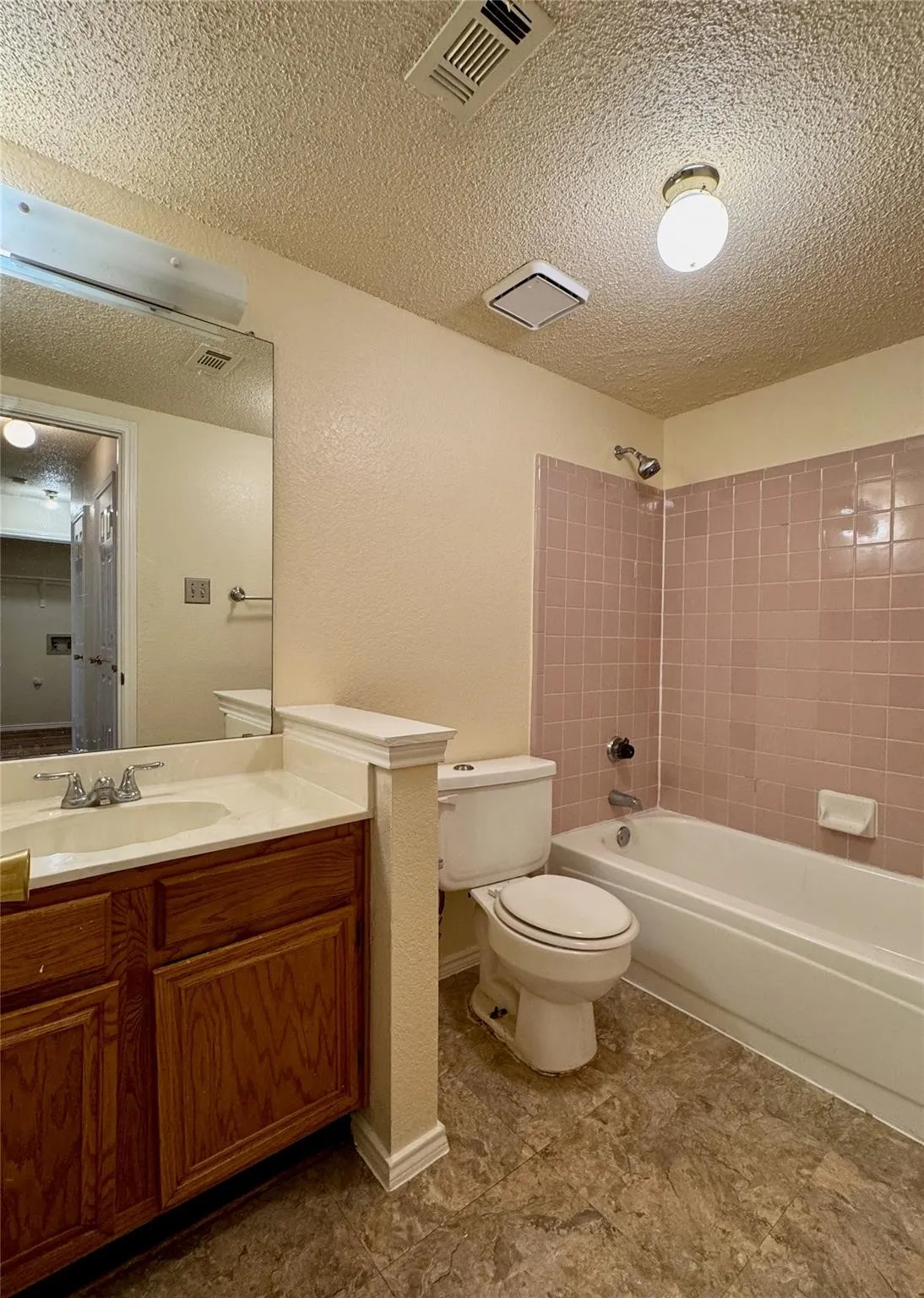 Single Family Residence For Rent in Collin County , 7972 Roundtable Road, Frisco, Texas 75035, 3 Bedroom, 2 Bathroom, 2 Garage spaces, 1,470 Sqft, built in 1991, mls#21387671, Real Estate Agent in Frisco, Homes For Rent in Collin county, Homes For Rent in Frisco, Realtor in Frisco Texas, Real Estate Brokerage Independent Realty Texas, Luminita Cordes Realtor