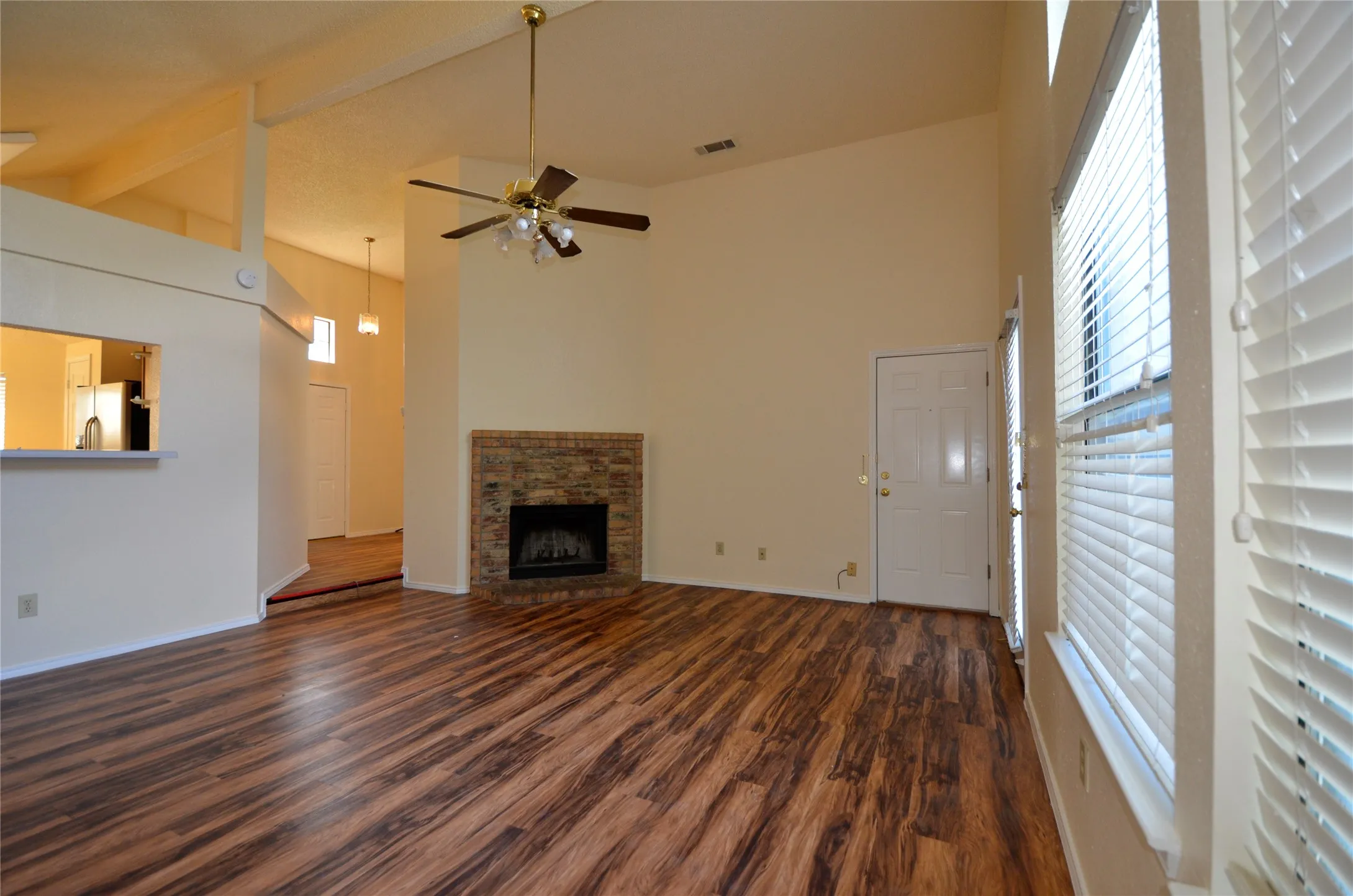 Single Family Residence For Rent in Collin County , 7972 Roundtable Road, Frisco, Texas 75035, 3 Bedroom, 2 Bathroom, 2 Garage spaces, 1,470 Sqft, built in 1991, mls#21387671, Real Estate Agent in Frisco, Homes For Rent in Collin county, Homes For Rent in Frisco, Realtor in Frisco Texas, Real Estate Brokerage Independent Realty Texas, Luminita Cordes Realtor