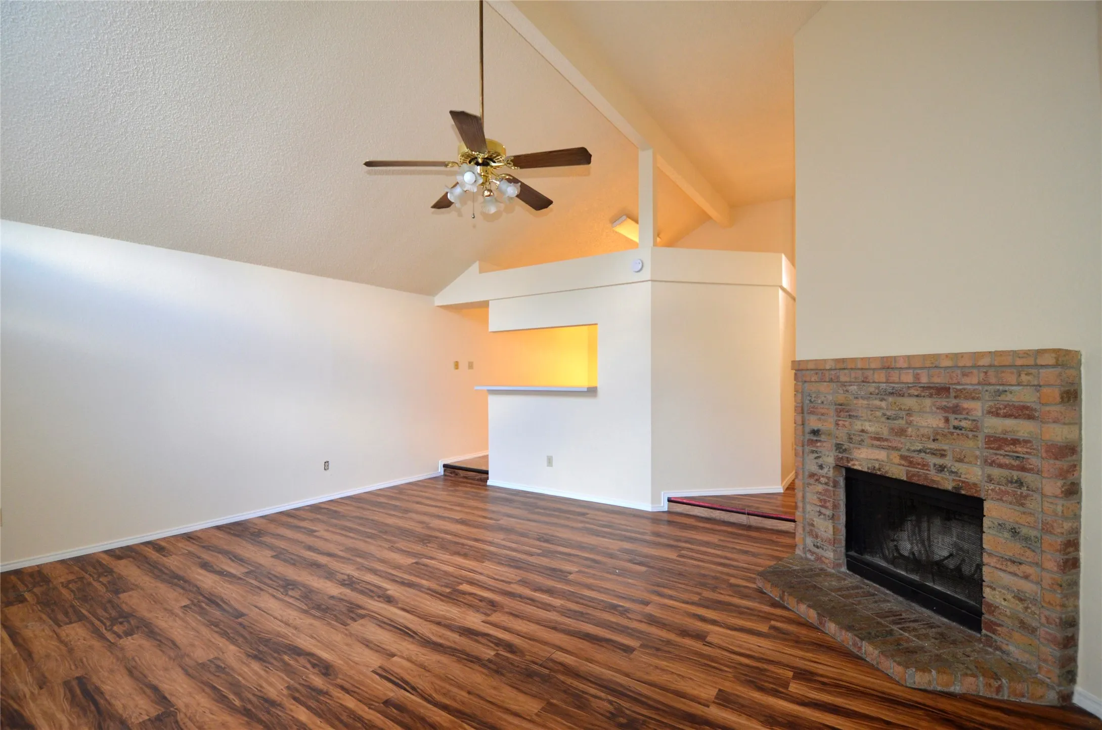 Single Family Residence For Rent in Collin County , 7972 Roundtable Road, Frisco, Texas 75035, 3 Bedroom, 2 Bathroom, 2 Garage spaces, 1,470 Sqft, built in 1991, mls#21387671, Real Estate Agent in Frisco, Homes For Rent in Collin county, Homes For Rent in Frisco, Realtor in Frisco Texas, Real Estate Brokerage Independent Realty Texas, Luminita Cordes Realtor