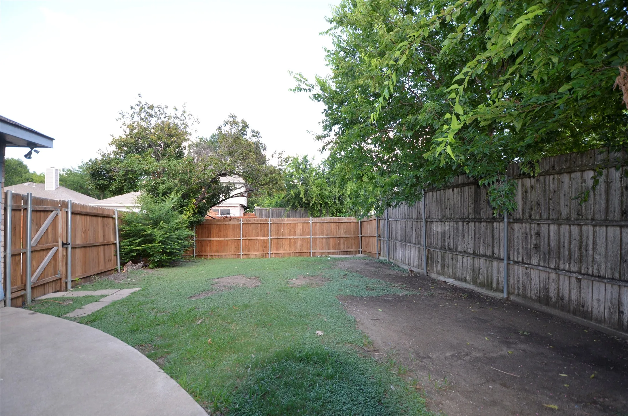Single Family Residence For Rent in Collin County , 7972 Roundtable Road, Frisco, Texas 75035, 3 Bedroom, 2 Bathroom, 2 Garage spaces, 1,470 Sqft, built in 1991, mls#21387671, Real Estate Agent in Frisco, Homes For Rent in Collin county, Homes For Rent in Frisco, Realtor in Frisco Texas, Real Estate Brokerage Independent Realty Texas, Luminita Cordes Realtor