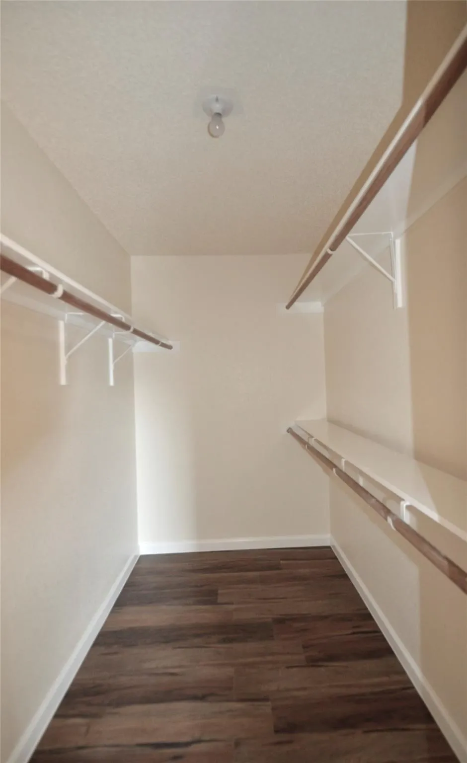 Single Family Residence For Rent in Collin County , 7972 Roundtable Road, Frisco, Texas 75035, 3 Bedroom, 2 Bathroom, 2 Garage spaces, 1,470 Sqft, built in 1991, mls#21387671, Real Estate Agent in Frisco, Homes For Rent in Collin county, Homes For Rent in Frisco, Realtor in Frisco Texas, Real Estate Brokerage Independent Realty Texas, Luminita Cordes Realtor