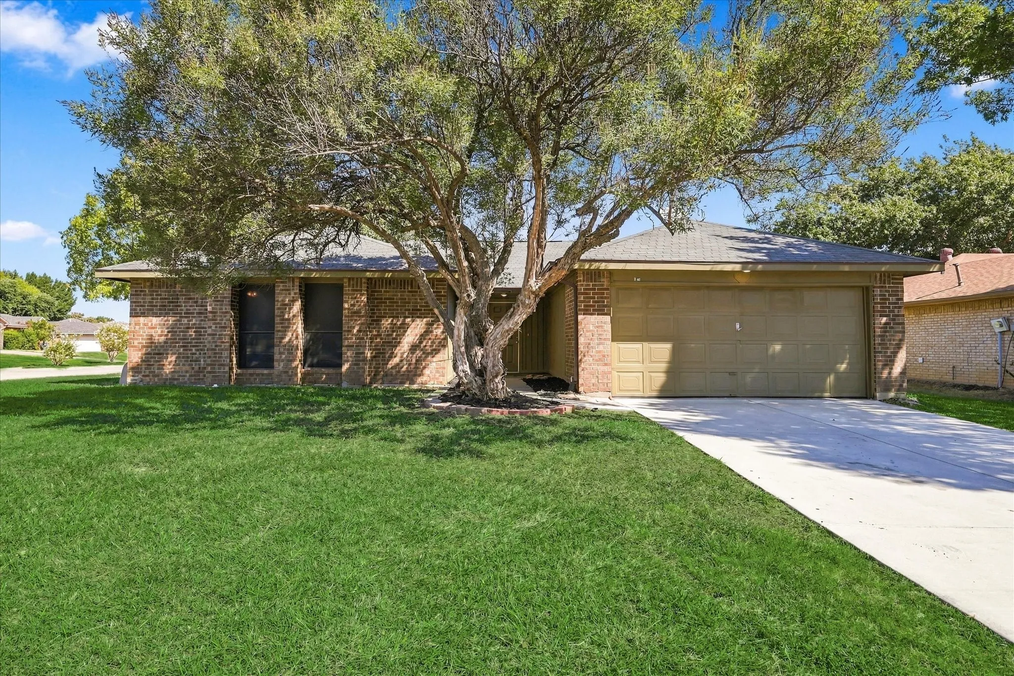 Single Family Residence For Rent in Denton County , 1328 Homestead Street, Flower Mound, Texas 75028, 4 Bedroom, 2 Bathroom, 2 Garage spaces, 1,694 Sqft, built in 1984, mls#21387929, Real Estate Agent in Flower Mound, Homes For Rent in Denton county, Homes For Rent in Flower Mound, Realtor in Flower Mound Texas, Real Estate Brokerage Independent Realty Texas, Luminita Cordes Realtor