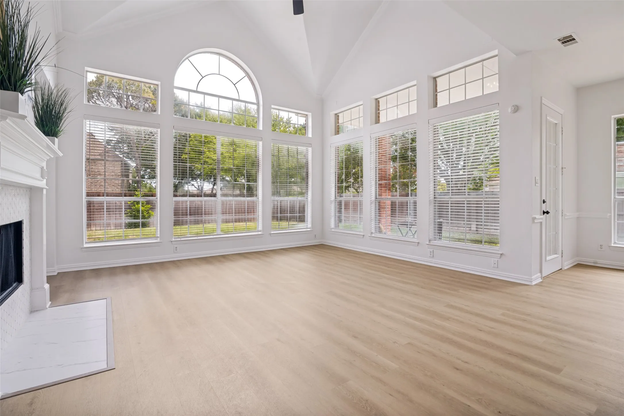 Single Family Residence For Rent in Collin County , 4505 Winter Park Drive, Richardson, Texas 75082, 5 Bedroom, 4 Bathroom, 3 Garage spaces, 3,795 Sqft, built in 1999, mls#21387932, Real Estate Agent in Richardson, Homes For Rent in Collin county, Homes For Rent in Richardson, Realtor in Richardson Texas, Real Estate Brokerage Independent Realty Texas, Luminita Cordes Realtor