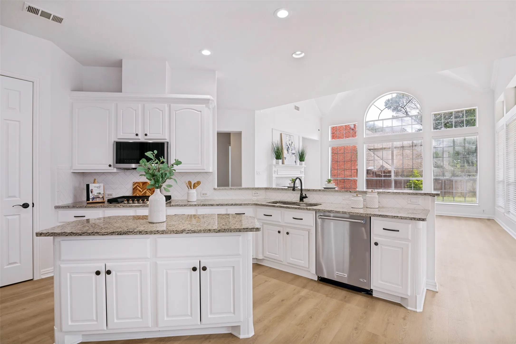 Single Family Residence For Rent in Collin County , 4505 Winter Park Drive, Richardson, Texas 75082, 5 Bedroom, 4 Bathroom, 3 Garage spaces, 3,795 Sqft, built in 1999, mls#21387932, Real Estate Agent in Richardson, Homes For Rent in Collin county, Homes For Rent in Richardson, Realtor in Richardson Texas, Real Estate Brokerage Independent Realty Texas, Luminita Cordes Realtor