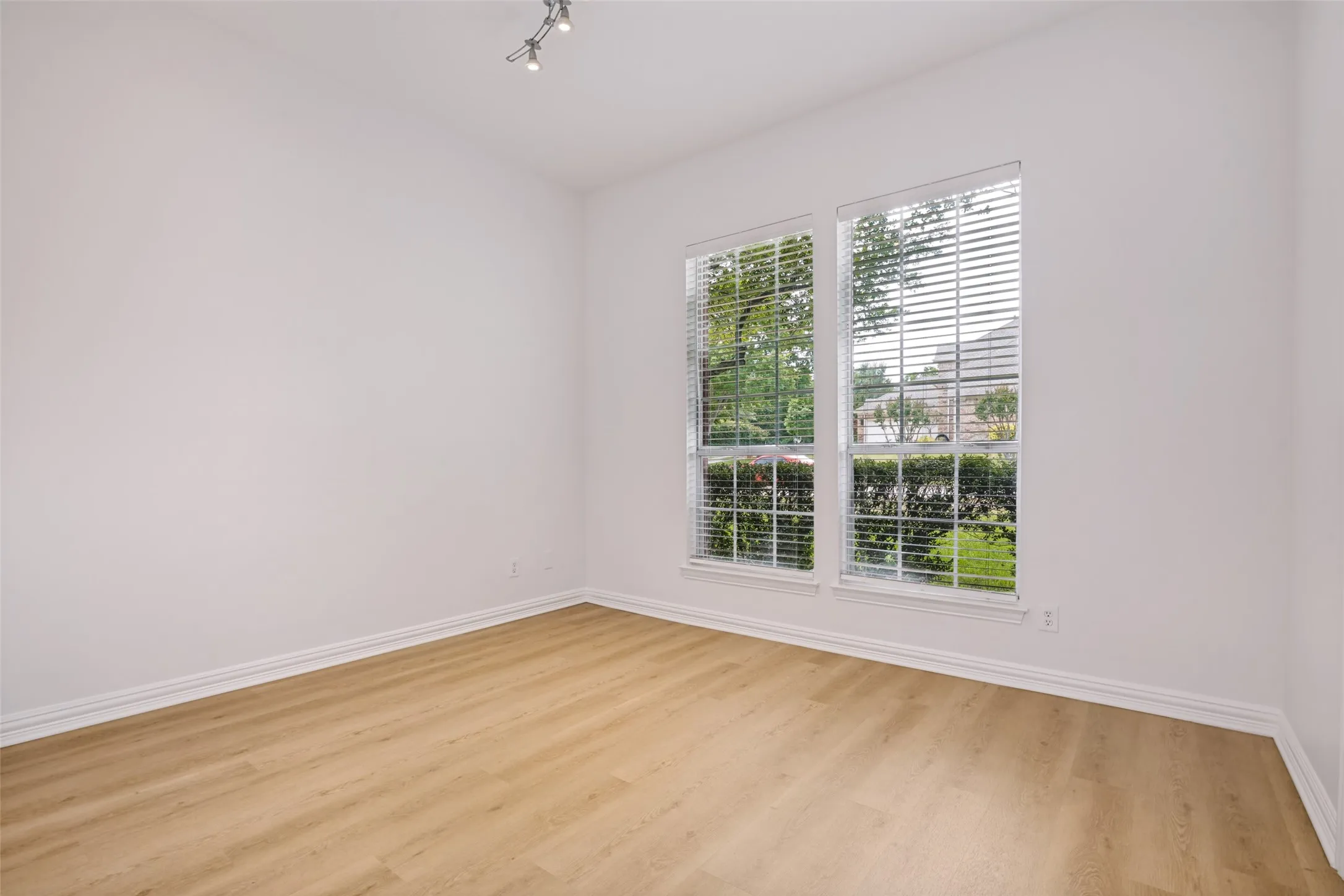 Single Family Residence For Rent in Collin County , 4505 Winter Park Drive, Richardson, Texas 75082, 5 Bedroom, 4 Bathroom, 3 Garage spaces, 3,795 Sqft, built in 1999, mls#21387932, Real Estate Agent in Richardson, Homes For Rent in Collin county, Homes For Rent in Richardson, Realtor in Richardson Texas, Real Estate Brokerage Independent Realty Texas, Luminita Cordes Realtor