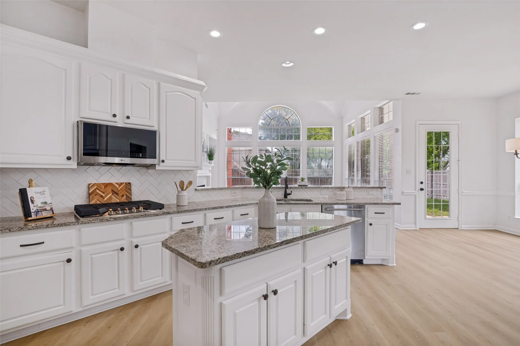 Single Family Residence For Rent in Collin County , 4505 Winter Park Drive, Richardson, Texas 75082, 5 Bedroom, 4 Bathroom, 3 Garage spaces, 3,795 Sqft, built in 1999, mls#21387932, Real Estate Agent in Richardson, Homes For Rent in Collin county, Homes For Rent in Richardson, Realtor in Richardson Texas, Real Estate Brokerage Independent Realty Texas, Luminita Cordes Realtor