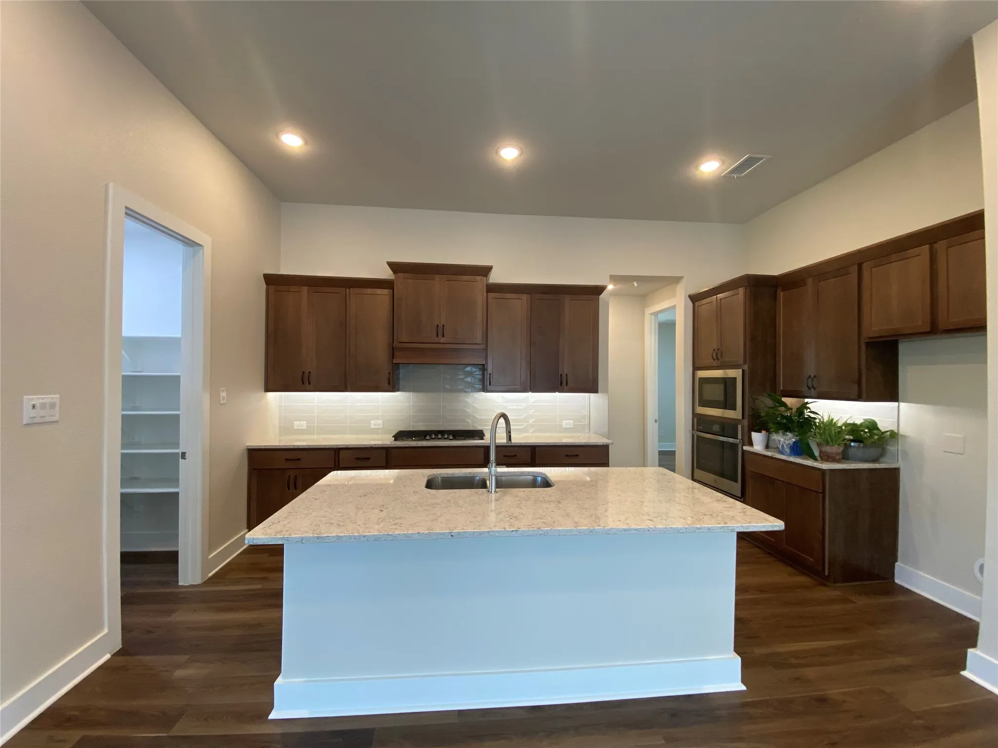 Single Family Residence For Sale in Rockwall County , 852 Reynolds Drive, Fate, Texas 75087, 4 Bedroom, 3 Bathroom, 2 Garage spaces, 2,181 Sqft, built in 2023, mls#21388784, Real Estate Agent in Fate, Homes For Sale in Rockwall county, Homes For Sale in Fate, Realtor in Fate Texas, Real Estate Brokerage Independent Realty Texas, Luminita Cordes Realtor