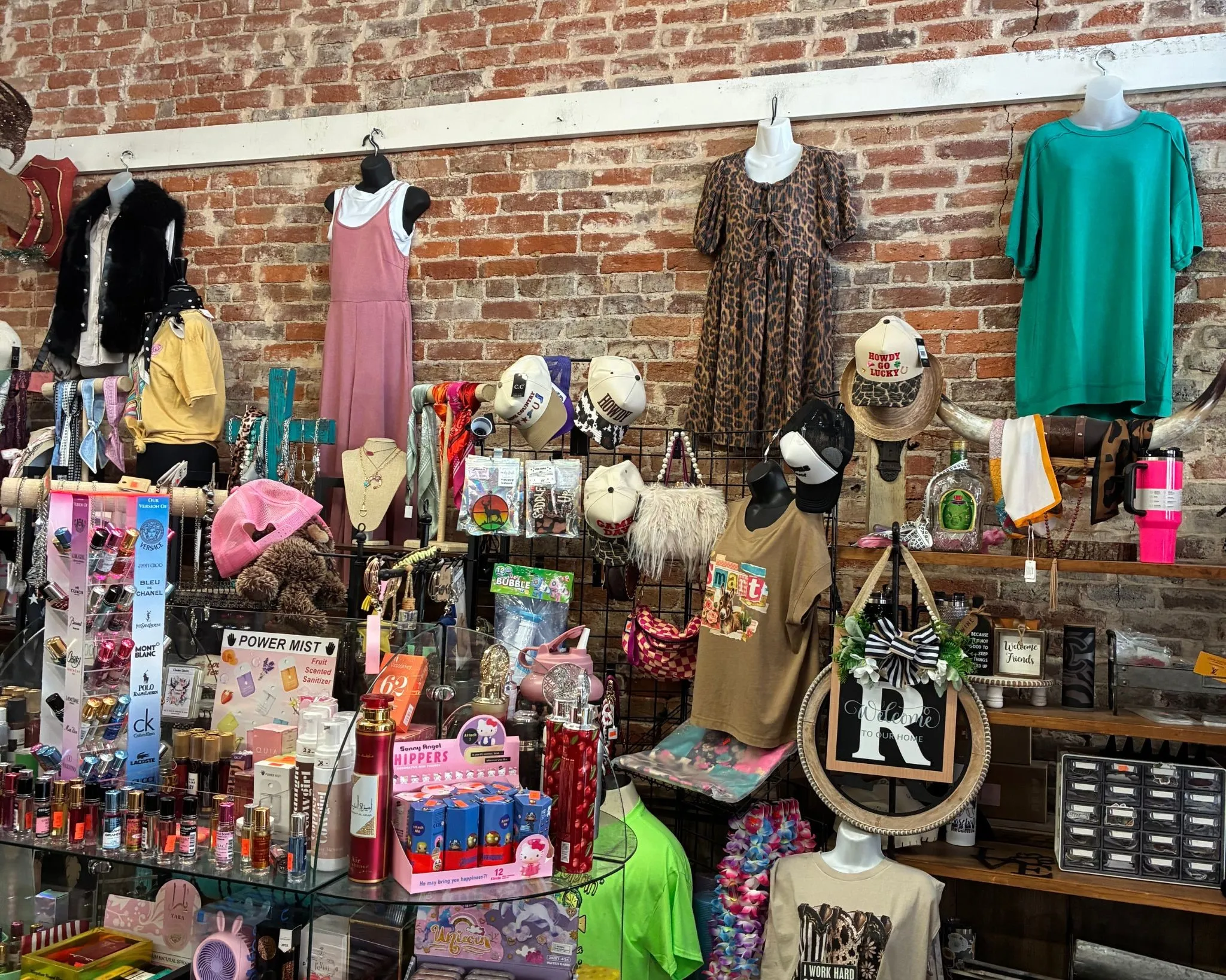 Retail For Sale in Fannin County , 325 N Main Street, Bonham, Texas 75418, 0, 0, Garage spaces, 0 Sqft, built in 1890, mls#21385837, Real Estate Agent in Bonham, Homes For Sale in Fannin county, Homes For Sale in Bonham, Realtor in Bonham Texas, Real Estate Brokerage Independent Realty Texas, Luminita Cordes Realtor