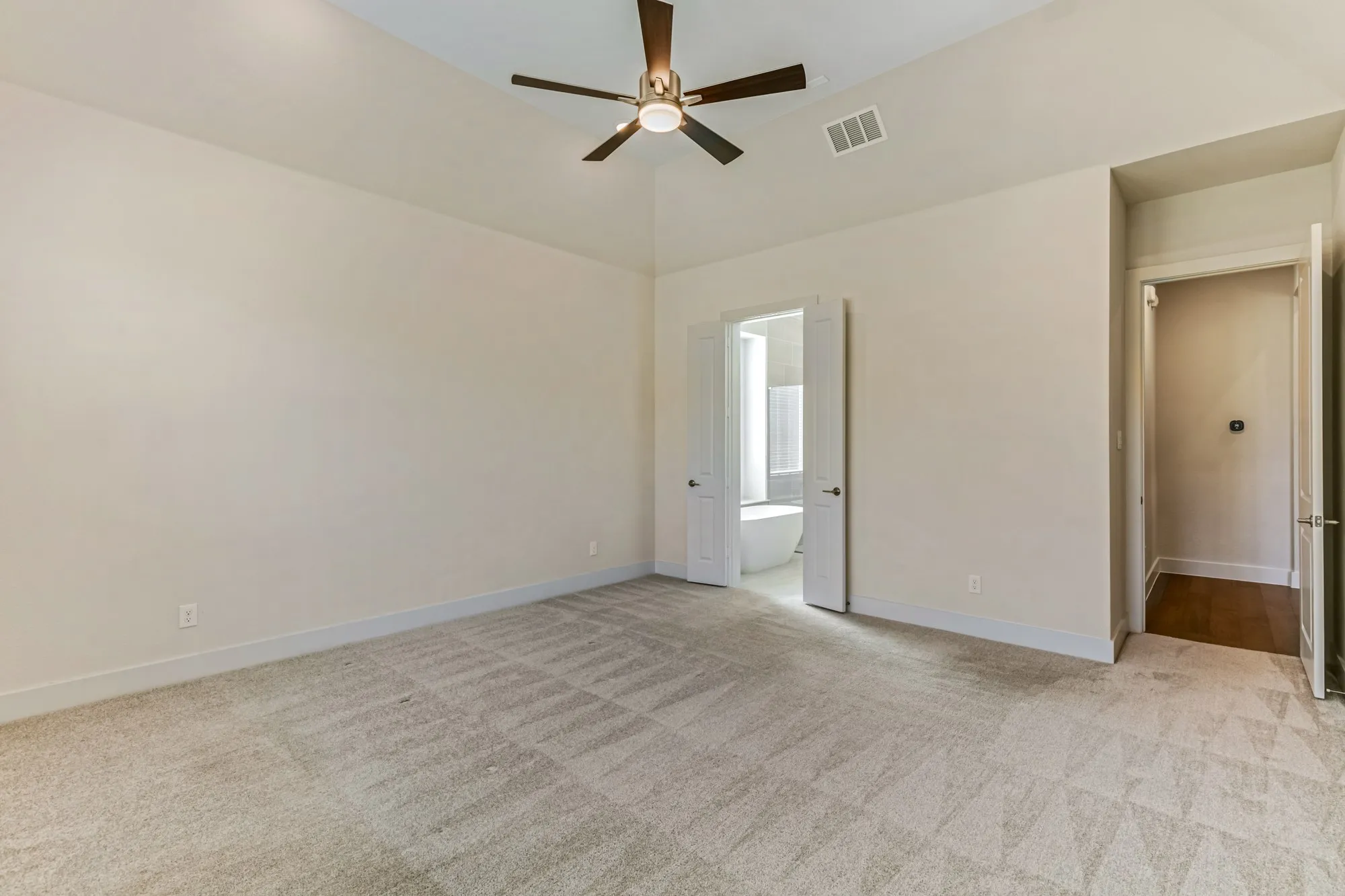 Single Family Residence For Sale in Tarrant County , 10129 La Frontera Drive, Fort Worth, Texas 76179, 4 Bedroom, 4 Bathroom, 2 Garage spaces, 2,613 Sqft, built in 2024, mls#21387080, Real Estate Agent in Fort Worth, Homes For Sale in Tarrant county, Homes For Sale in Fort Worth, Realtor in Fort Worth Texas, Real Estate Brokerage Independent Realty Texas, Luminita Cordes Realtor