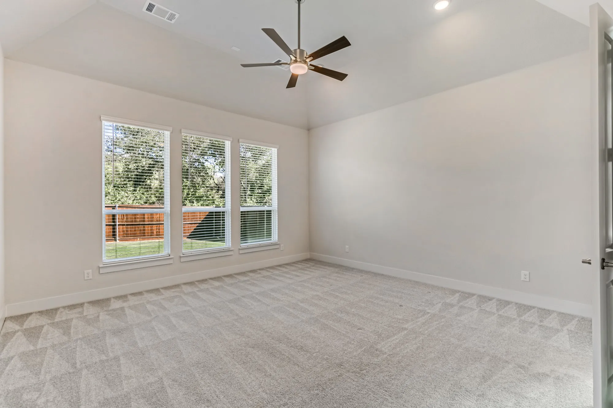 Single Family Residence For Sale in Tarrant County , 10129 La Frontera Drive, Fort Worth, Texas 76179, 4 Bedroom, 4 Bathroom, 2 Garage spaces, 2,613 Sqft, built in 2024, mls#21387080, Real Estate Agent in Fort Worth, Homes For Sale in Tarrant county, Homes For Sale in Fort Worth, Realtor in Fort Worth Texas, Real Estate Brokerage Independent Realty Texas, Luminita Cordes Realtor