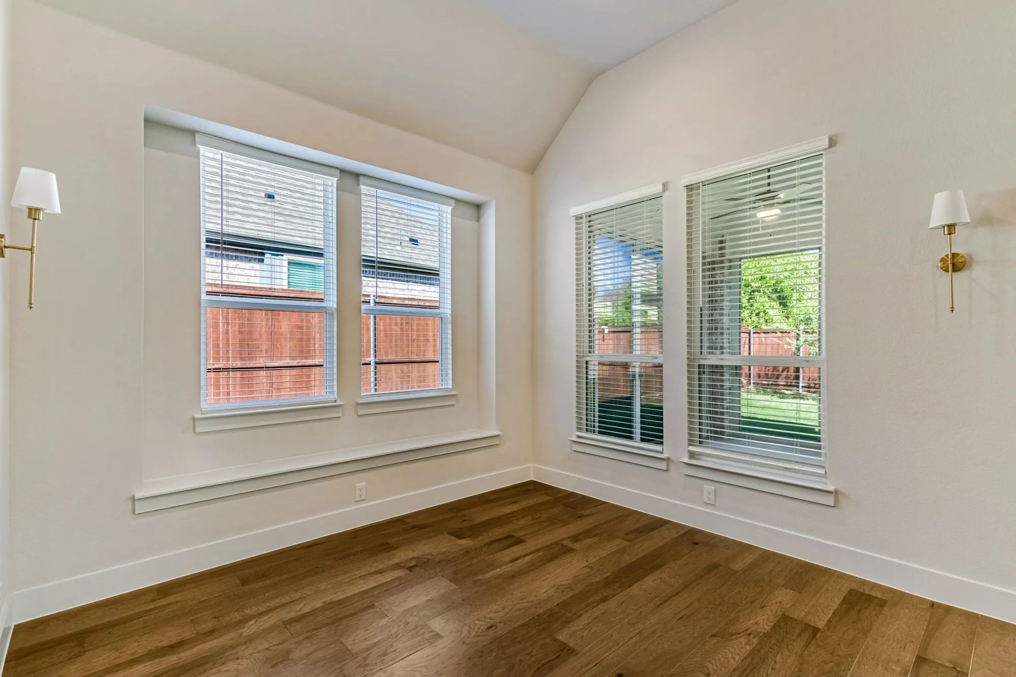 Single Family Residence For Sale in Tarrant County , 10129 La Frontera Drive, Fort Worth, Texas 76179, 4 Bedroom, 4 Bathroom, 2 Garage spaces, 2,613 Sqft, built in 2024, mls#21387080, Real Estate Agent in Fort Worth, Homes For Sale in Tarrant county, Homes For Sale in Fort Worth, Realtor in Fort Worth Texas, Real Estate Brokerage Independent Realty Texas, Luminita Cordes Realtor