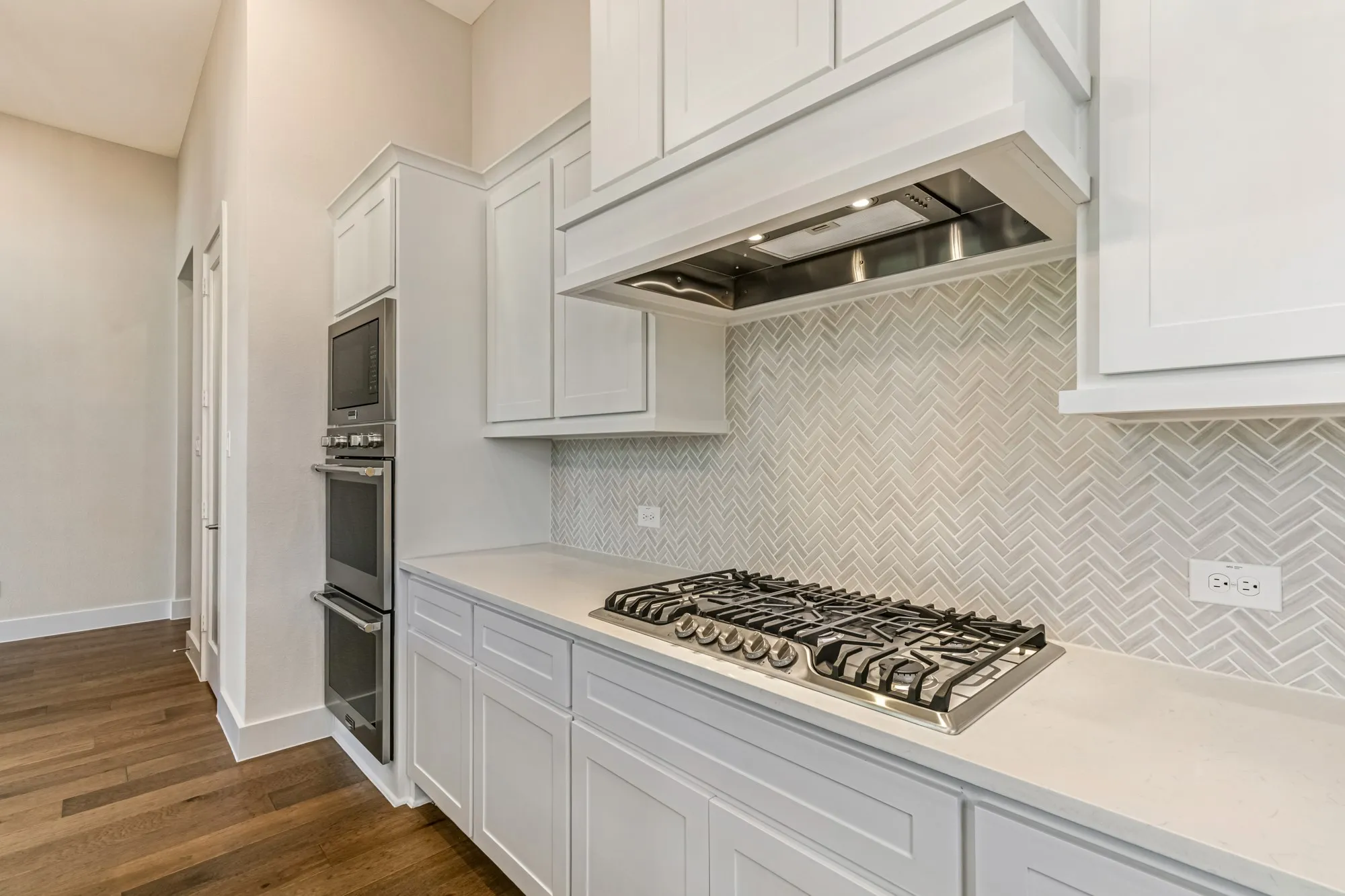 Single Family Residence For Sale in Tarrant County , 10129 La Frontera Drive, Fort Worth, Texas 76179, 4 Bedroom, 4 Bathroom, 2 Garage spaces, 2,613 Sqft, built in 2024, mls#21387080, Real Estate Agent in Fort Worth, Homes For Sale in Tarrant county, Homes For Sale in Fort Worth, Realtor in Fort Worth Texas, Real Estate Brokerage Independent Realty Texas, Luminita Cordes Realtor