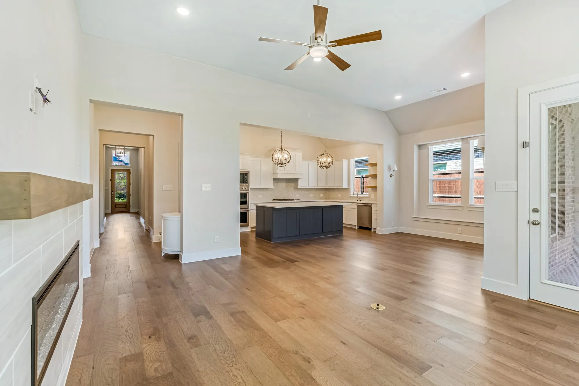 Single Family Residence For Sale in Tarrant County , 10129 La Frontera Drive, Fort Worth, Texas 76179, 4 Bedroom, 4 Bathroom, 2 Garage spaces, 2,613 Sqft, built in 2024, mls#21387080, Real Estate Agent in Fort Worth, Homes For Sale in Tarrant county, Homes For Sale in Fort Worth, Realtor in Fort Worth Texas, Real Estate Brokerage Independent Realty Texas, Luminita Cordes Realtor