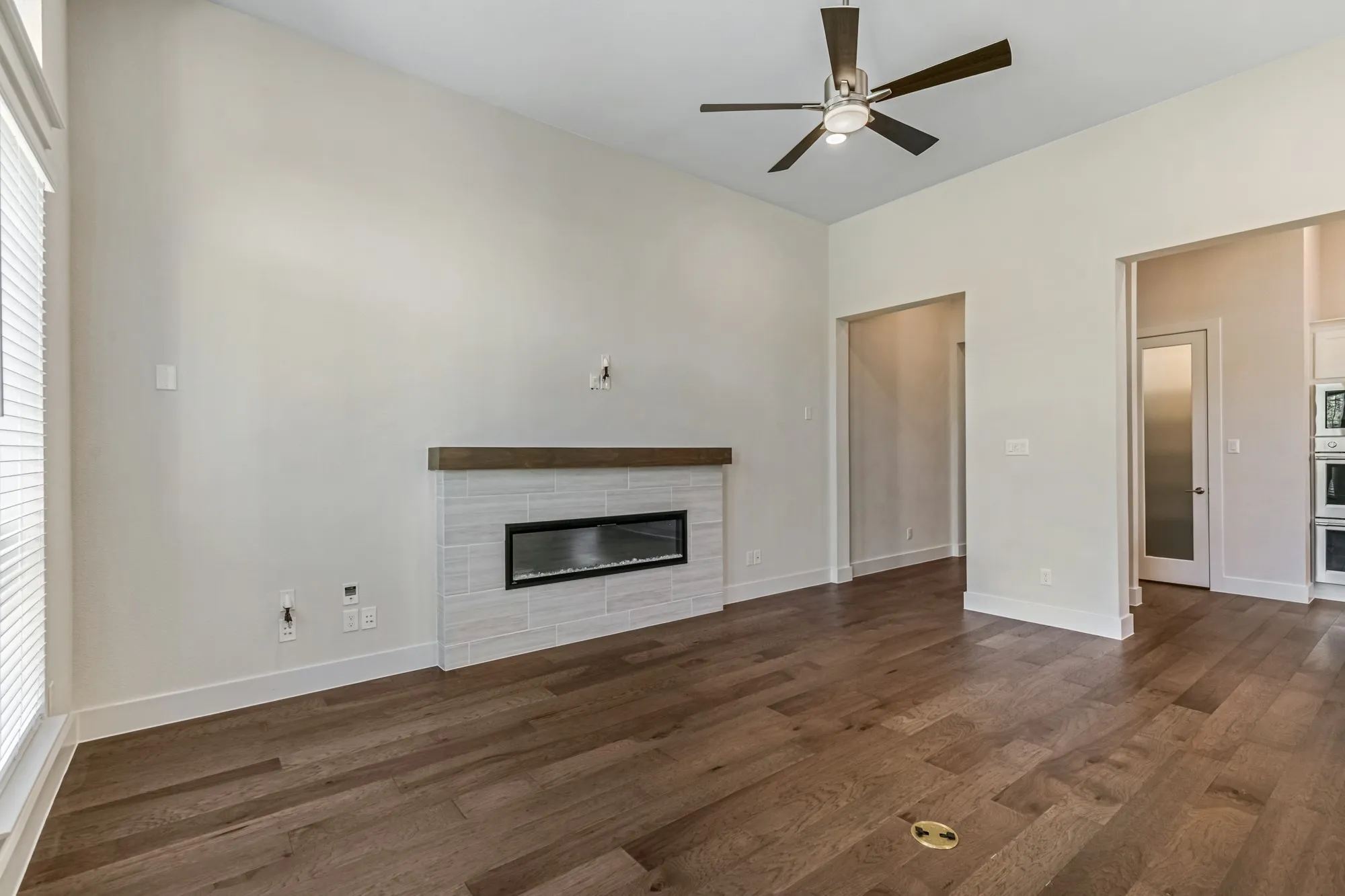 Single Family Residence For Sale in Tarrant County , 10129 La Frontera Drive, Fort Worth, Texas 76179, 4 Bedroom, 4 Bathroom, 2 Garage spaces, 2,613 Sqft, built in 2024, mls#21387080, Real Estate Agent in Fort Worth, Homes For Sale in Tarrant county, Homes For Sale in Fort Worth, Realtor in Fort Worth Texas, Real Estate Brokerage Independent Realty Texas, Luminita Cordes Realtor