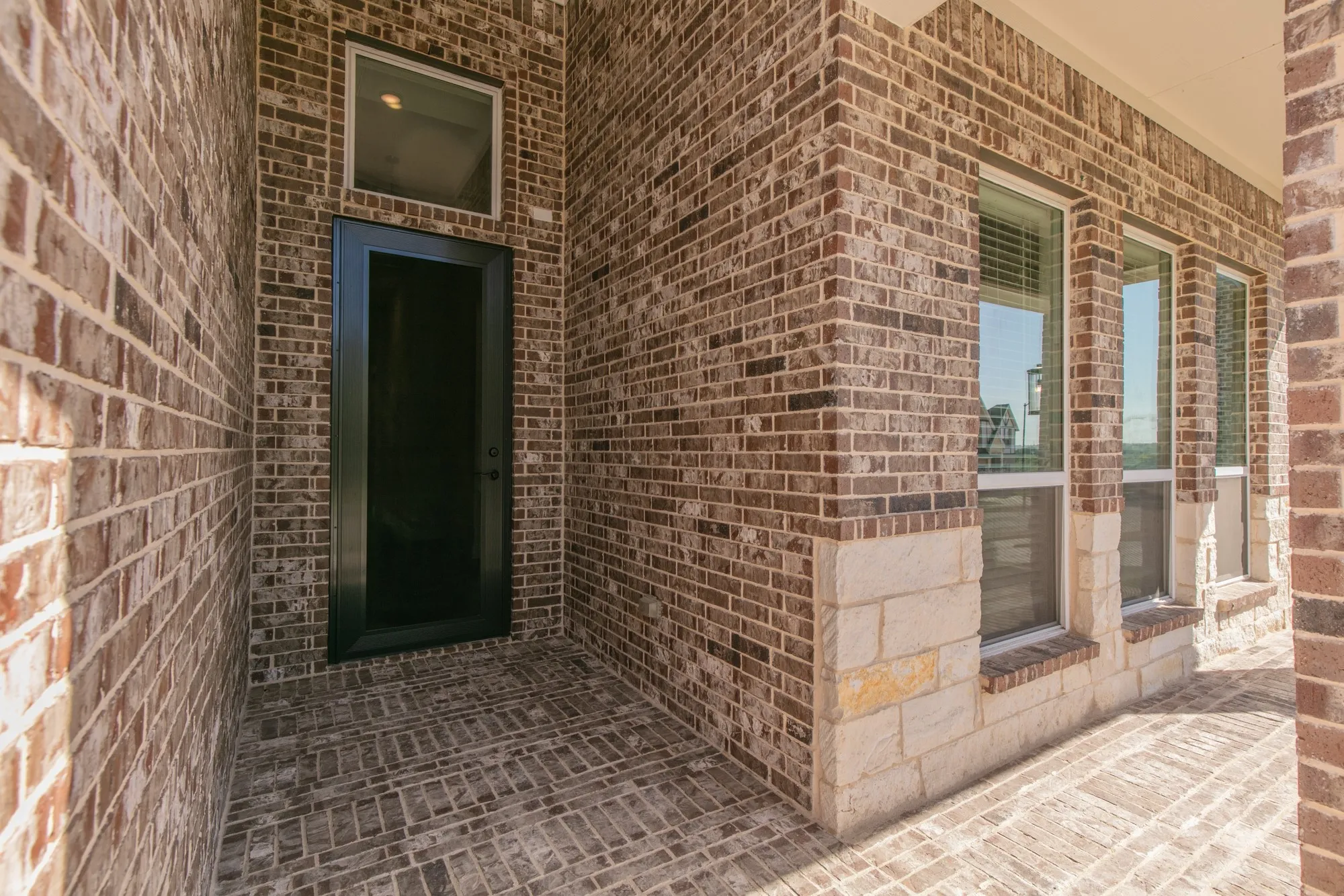 Single Family Residence For Sale in Tarrant County , 10129 La Frontera Drive, Fort Worth, Texas 76179, 4 Bedroom, 4 Bathroom, 2 Garage spaces, 2,613 Sqft, built in 2024, mls#21387080, Real Estate Agent in Fort Worth, Homes For Sale in Tarrant county, Homes For Sale in Fort Worth, Realtor in Fort Worth Texas, Real Estate Brokerage Independent Realty Texas, Luminita Cordes Realtor