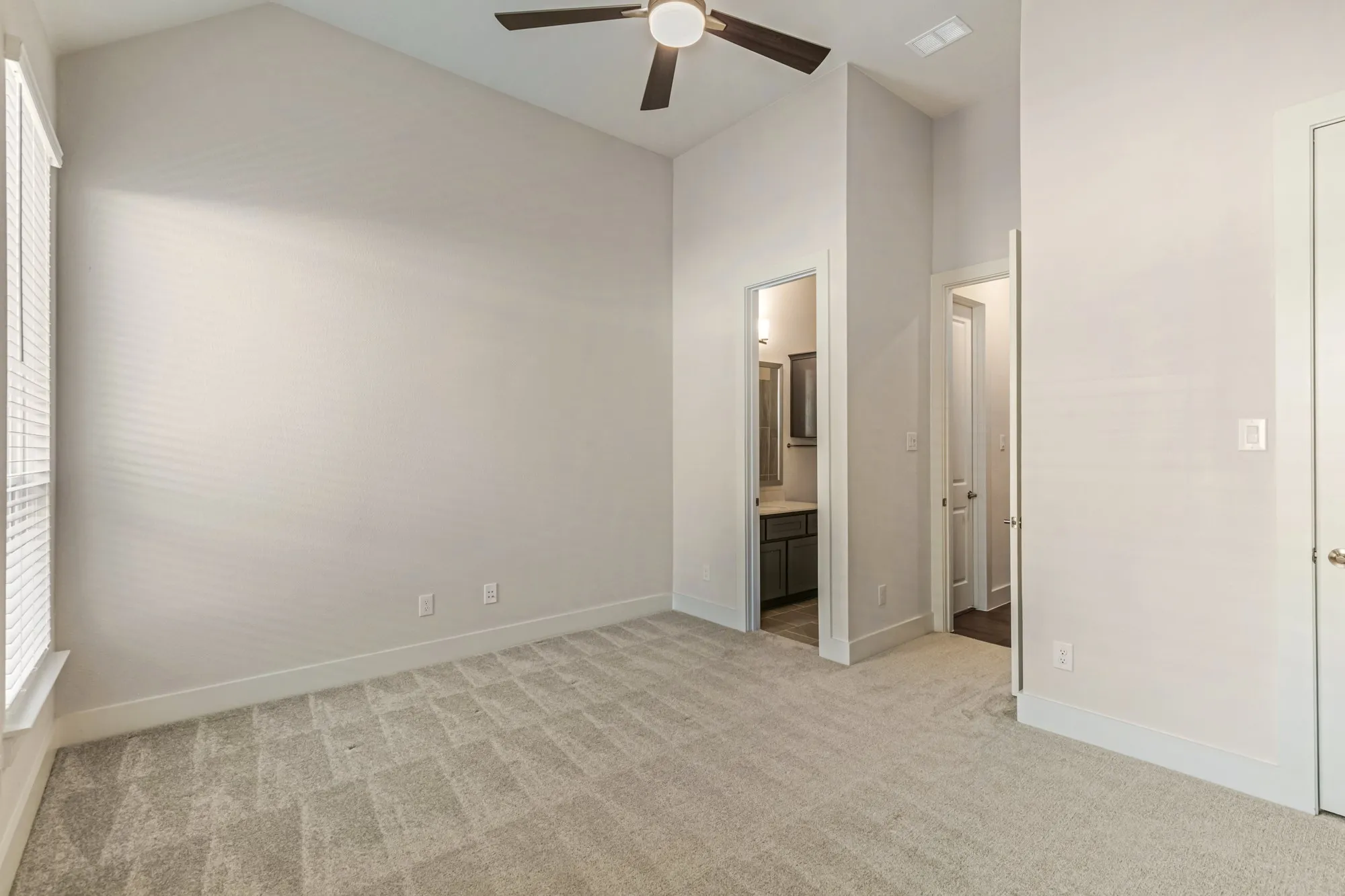 Single Family Residence For Sale in Tarrant County , 10129 La Frontera Drive, Fort Worth, Texas 76179, 4 Bedroom, 4 Bathroom, 2 Garage spaces, 2,613 Sqft, built in 2024, mls#21387080, Real Estate Agent in Fort Worth, Homes For Sale in Tarrant county, Homes For Sale in Fort Worth, Realtor in Fort Worth Texas, Real Estate Brokerage Independent Realty Texas, Luminita Cordes Realtor