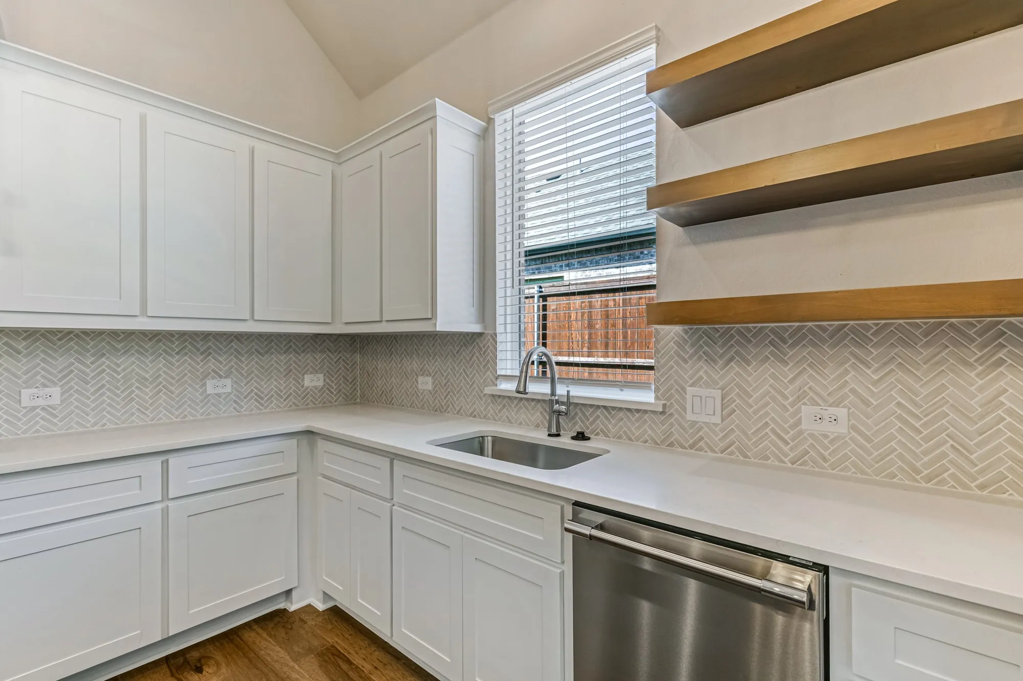 Single Family Residence For Sale in Tarrant County , 10129 La Frontera Drive, Fort Worth, Texas 76179, 4 Bedroom, 4 Bathroom, 2 Garage spaces, 2,613 Sqft, built in 2024, mls#21387080, Real Estate Agent in Fort Worth, Homes For Sale in Tarrant county, Homes For Sale in Fort Worth, Realtor in Fort Worth Texas, Real Estate Brokerage Independent Realty Texas, Luminita Cordes Realtor