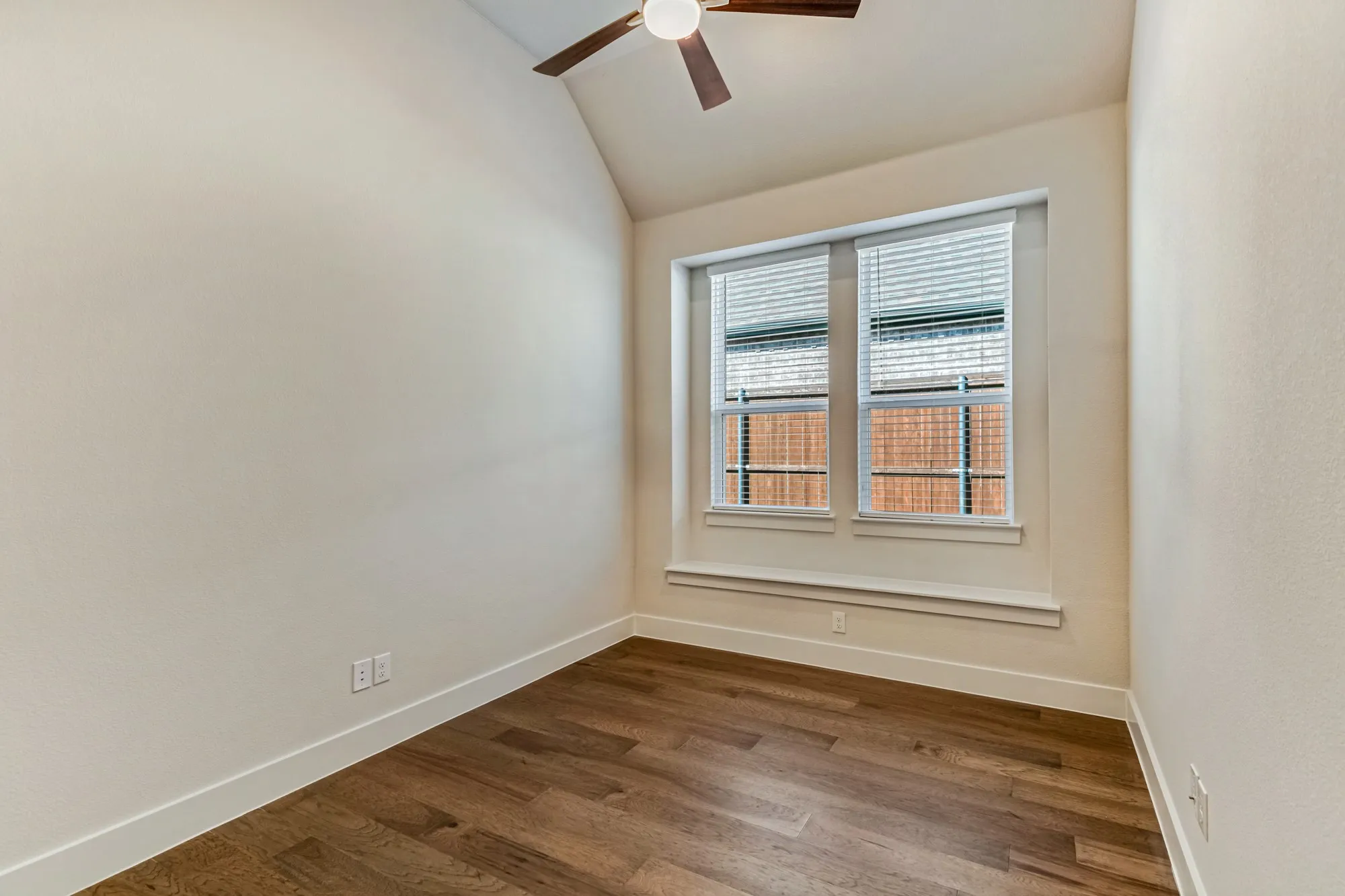 Single Family Residence For Sale in Tarrant County , 10129 La Frontera Drive, Fort Worth, Texas 76179, 4 Bedroom, 4 Bathroom, 2 Garage spaces, 2,613 Sqft, built in 2024, mls#21387080, Real Estate Agent in Fort Worth, Homes For Sale in Tarrant county, Homes For Sale in Fort Worth, Realtor in Fort Worth Texas, Real Estate Brokerage Independent Realty Texas, Luminita Cordes Realtor