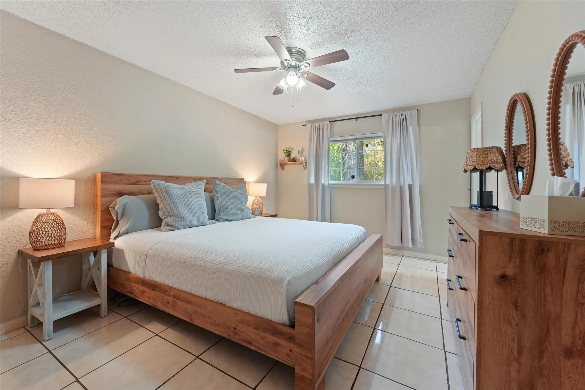 Single Family Residence For Sale in Dallas County , 9308 Sandyhook Circle, Dallas, Texas 75227, 4 Bedroom, 2 Bathroom, 2 Garage spaces, 1,252 Sqft, built in 1971, mls#21388707, Real Estate Agent in Dallas, Homes For Sale in Dallas county, Homes For Sale in Dallas, Realtor in Dallas Texas, Real Estate Brokerage Independent Realty Texas, Luminita Cordes Realtor