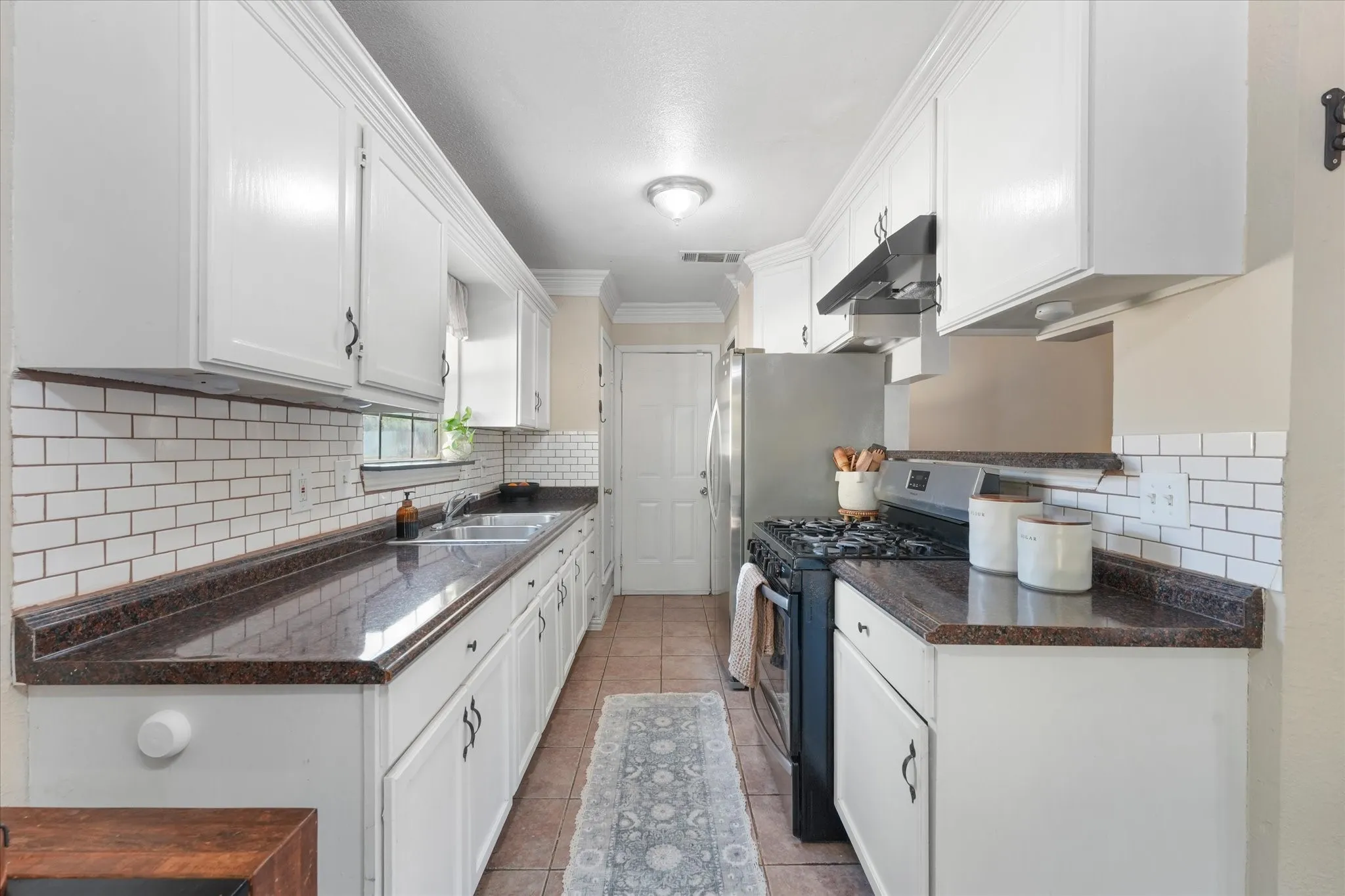 Single Family Residence For Sale in Dallas County , 9308 Sandyhook Circle, Dallas, Texas 75227, 4 Bedroom, 2 Bathroom, 2 Garage spaces, 1,252 Sqft, built in 1971, mls#21388707, Real Estate Agent in Dallas, Homes For Sale in Dallas county, Homes For Sale in Dallas, Realtor in Dallas Texas, Real Estate Brokerage Independent Realty Texas, Luminita Cordes Realtor