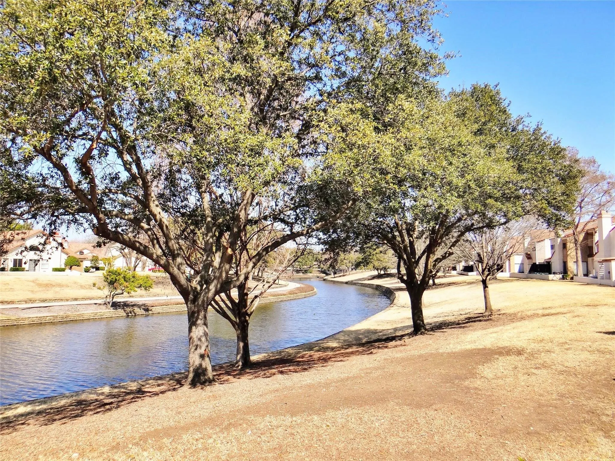 Townhouse For Sale in Dallas County , 517 Ranch Trail 127, Irving, Texas 75063, 2 Bedroom, 2 Bathroom, 1 Garage spaces, 1,189 Sqft, built in 1985, mls#21387766, Real Estate Agent in Irving, Homes For Sale in Dallas county, Homes For Sale in Irving, Realtor in Irving Texas, Real Estate Brokerage Independent Realty Texas, Luminita Cordes Realtor