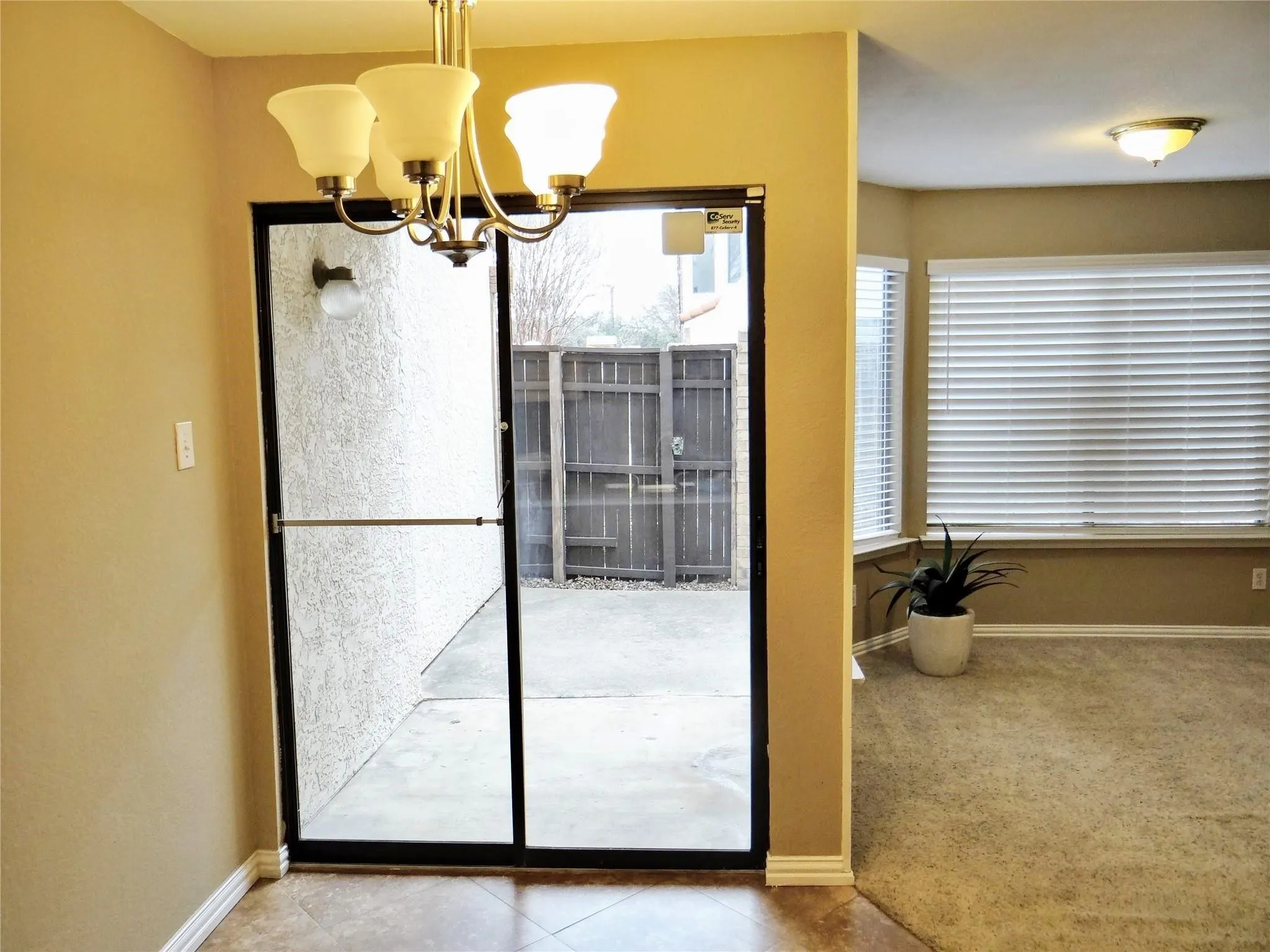 Townhouse For Sale in Dallas County , 517 Ranch Trail 127, Irving, Texas 75063, 2 Bedroom, 2 Bathroom, 1 Garage spaces, 1,189 Sqft, built in 1985, mls#21387766, Real Estate Agent in Irving, Homes For Sale in Dallas county, Homes For Sale in Irving, Realtor in Irving Texas, Real Estate Brokerage Independent Realty Texas, Luminita Cordes Realtor